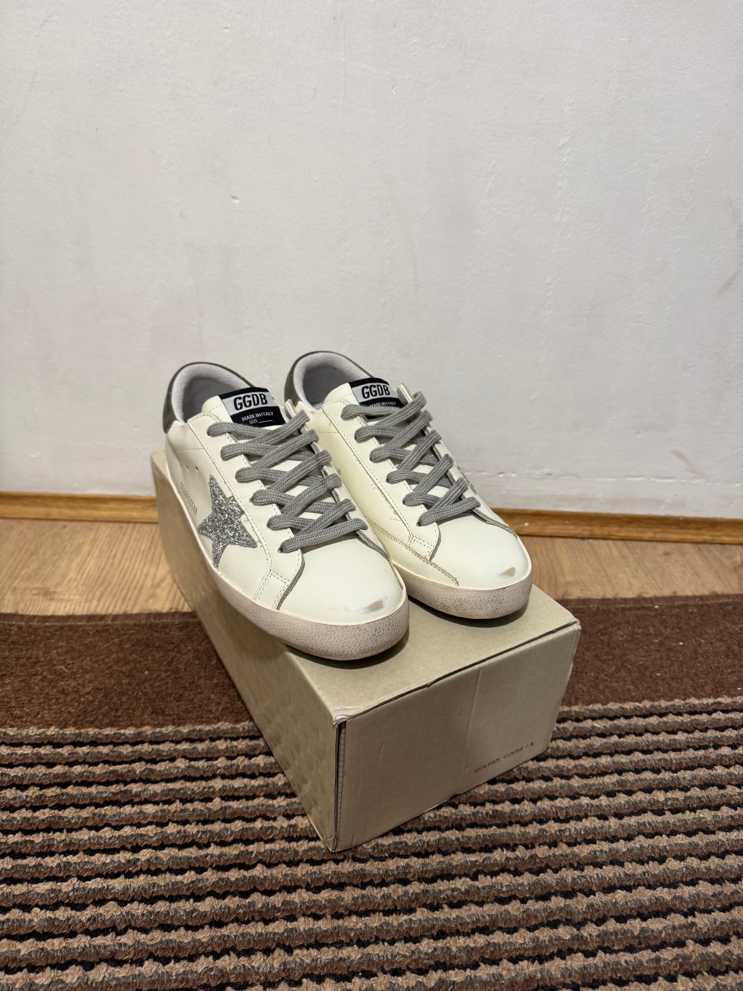 Golden Goose Broj 41(Odmah dostupno)
