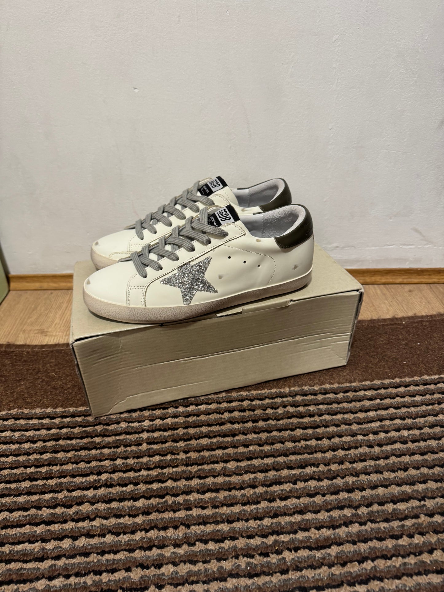 Golden Goose Broj 41(Odmah dostupno)