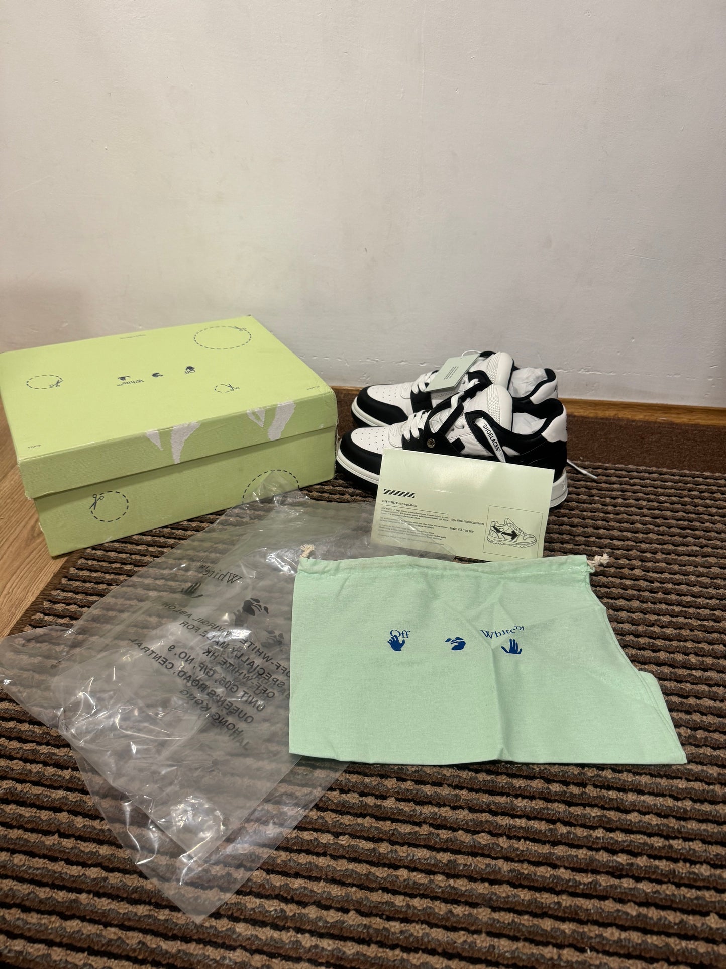 Off White Out of Office Broj 43,45(Odmah dostupno)