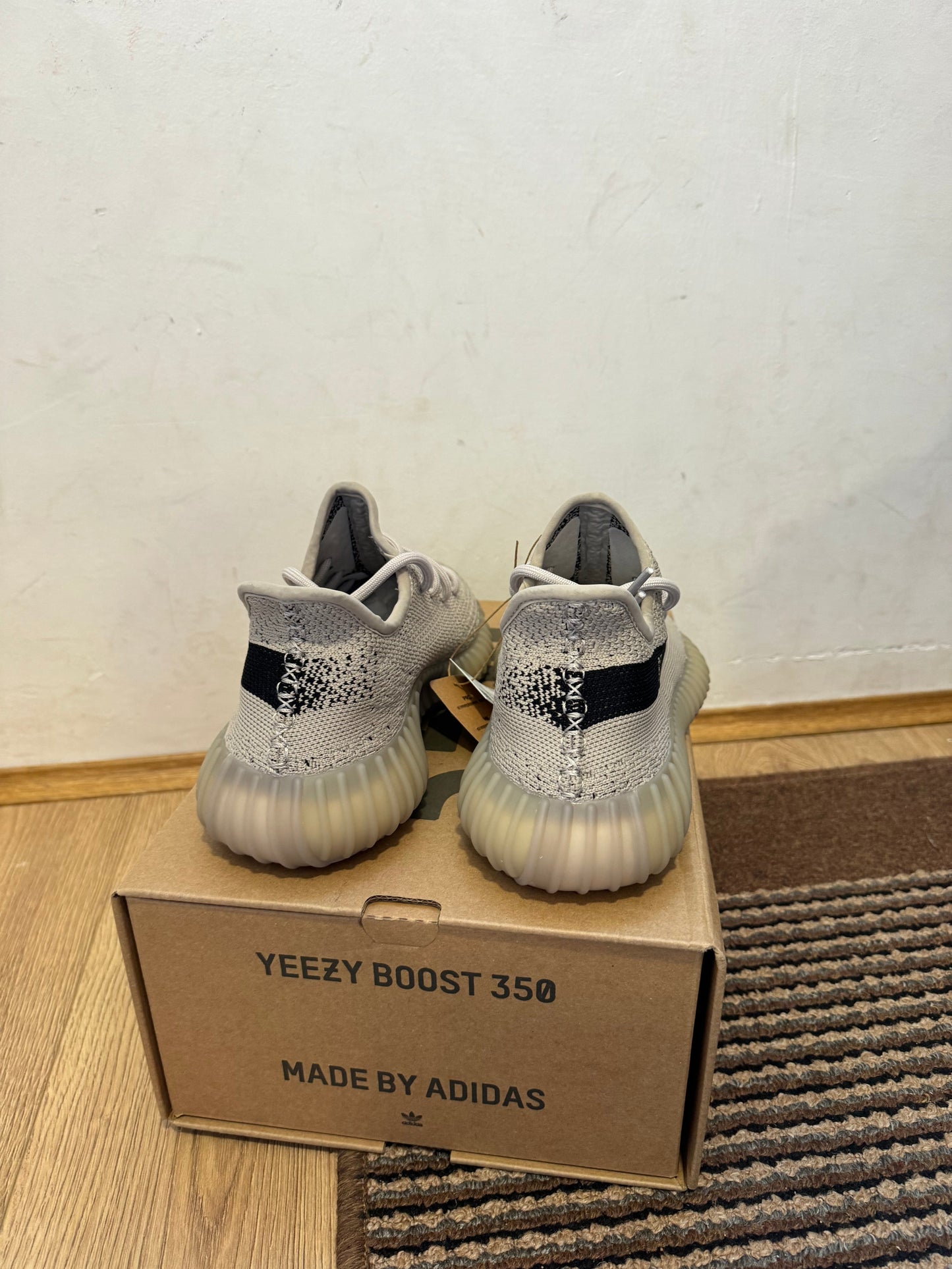 Yeezy 350 Slate Broj 37(Odmah dostupno)
