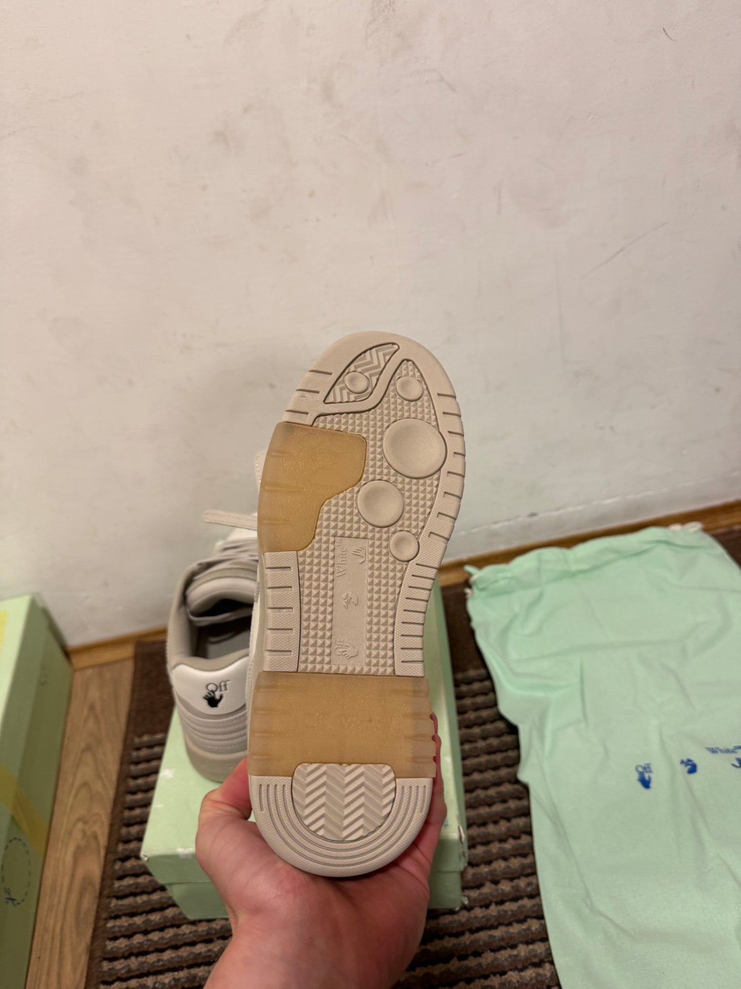 Off White Out of Office Broj 38,39,44(Odmah dostupno)