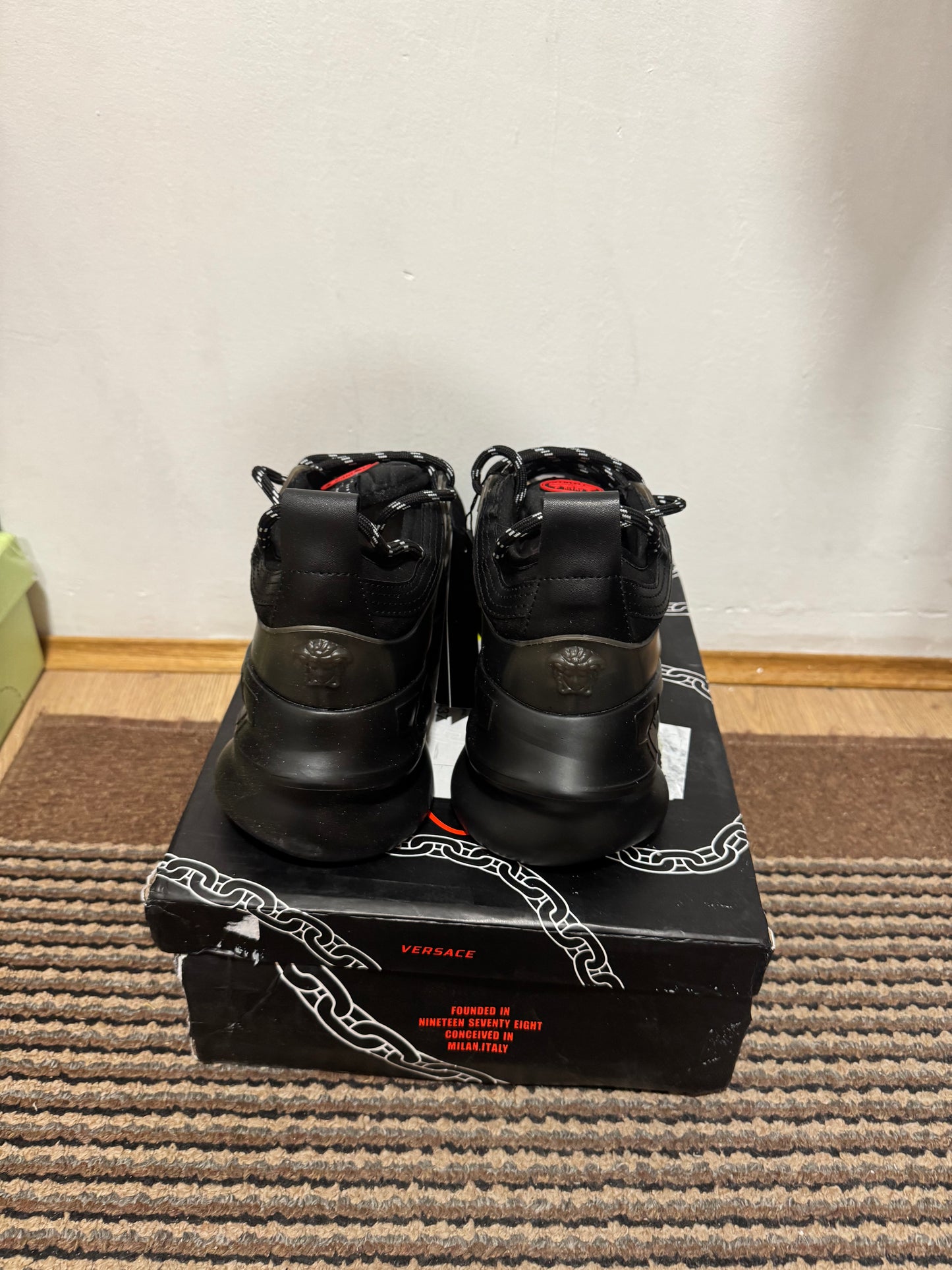Versace Broj 46(Odmah dostupno)