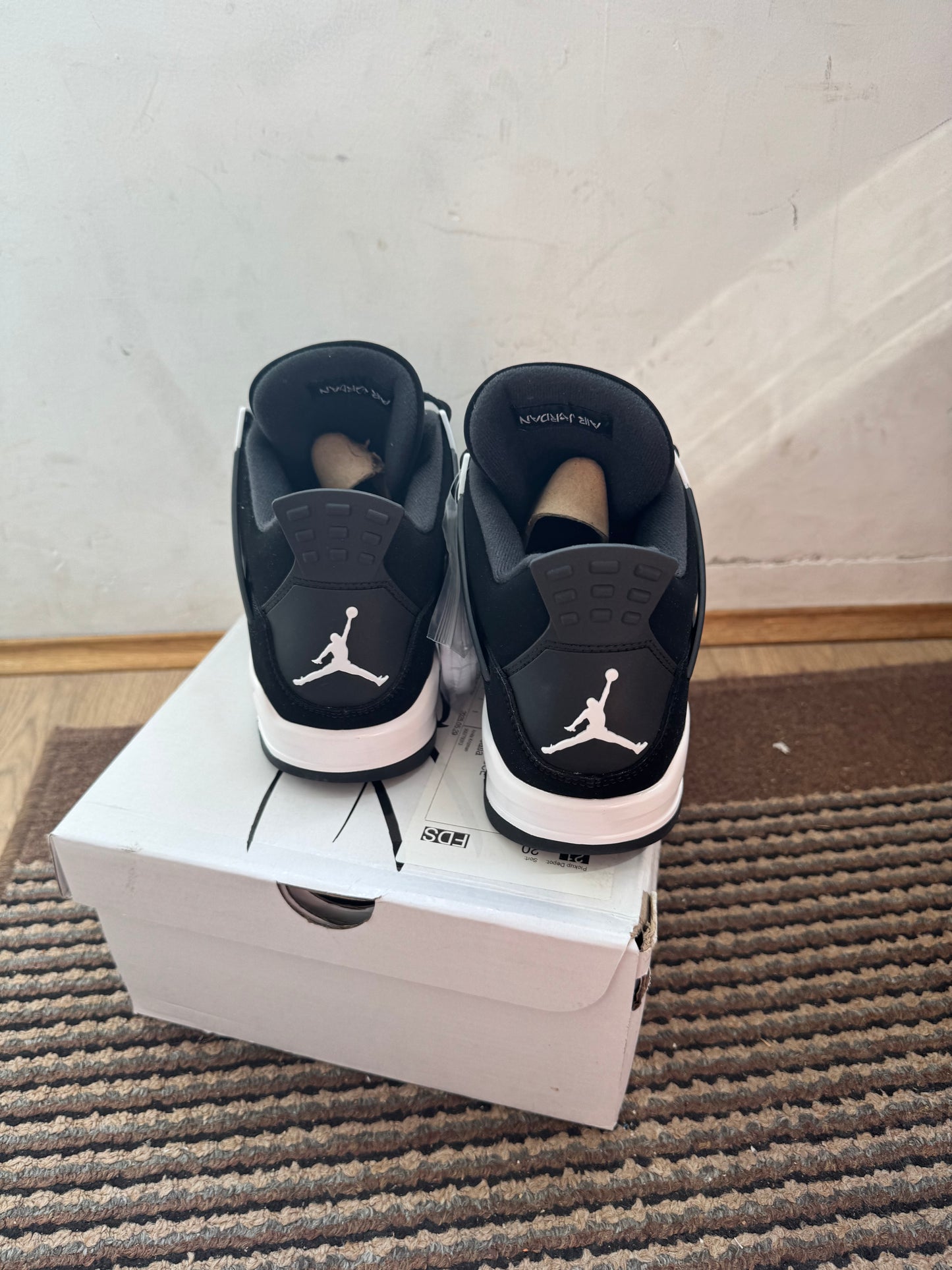 Jordan 4 White Thunder Broj 44 (Odmah dostupno)