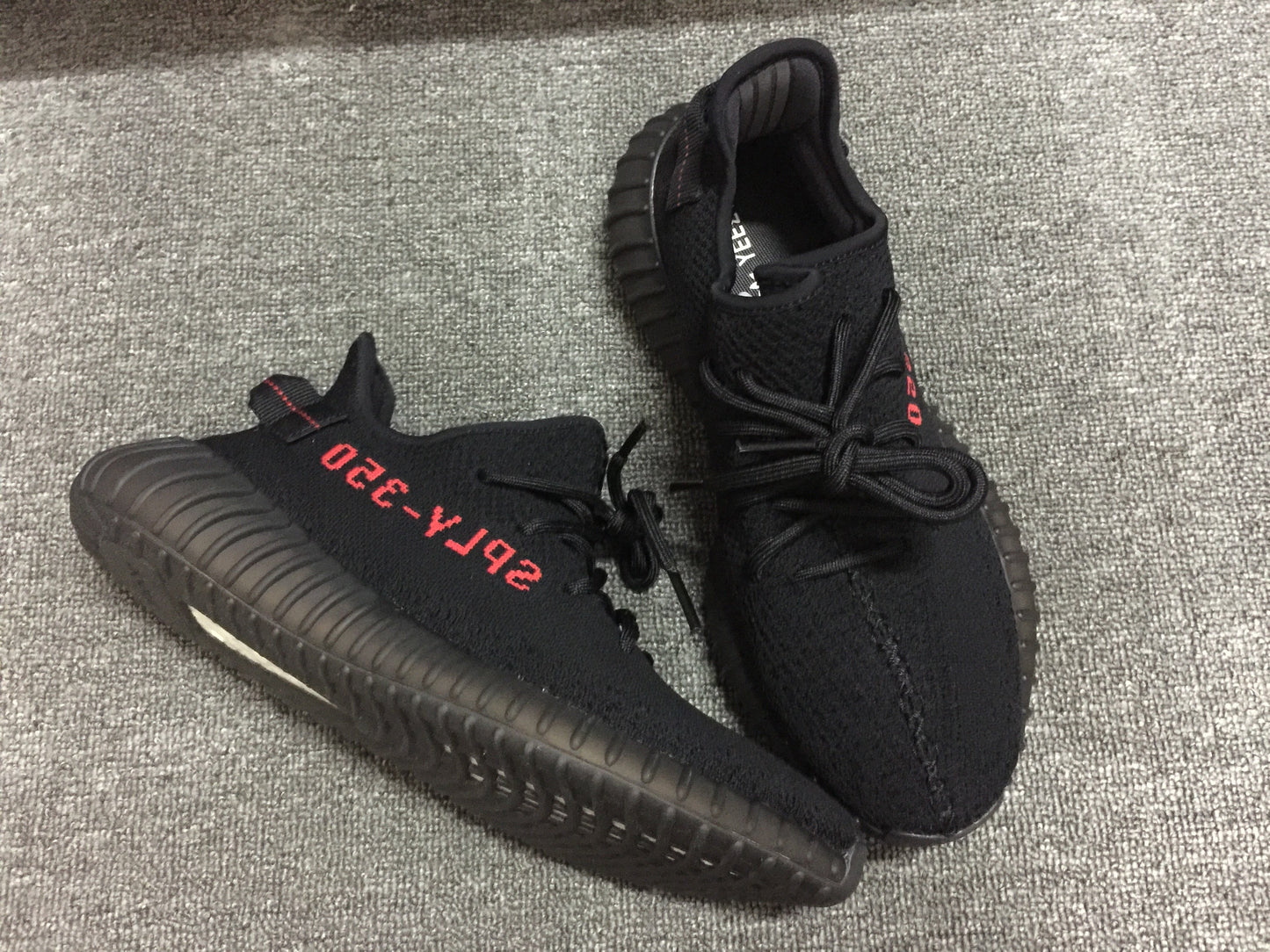 Yeezy 350 Bred