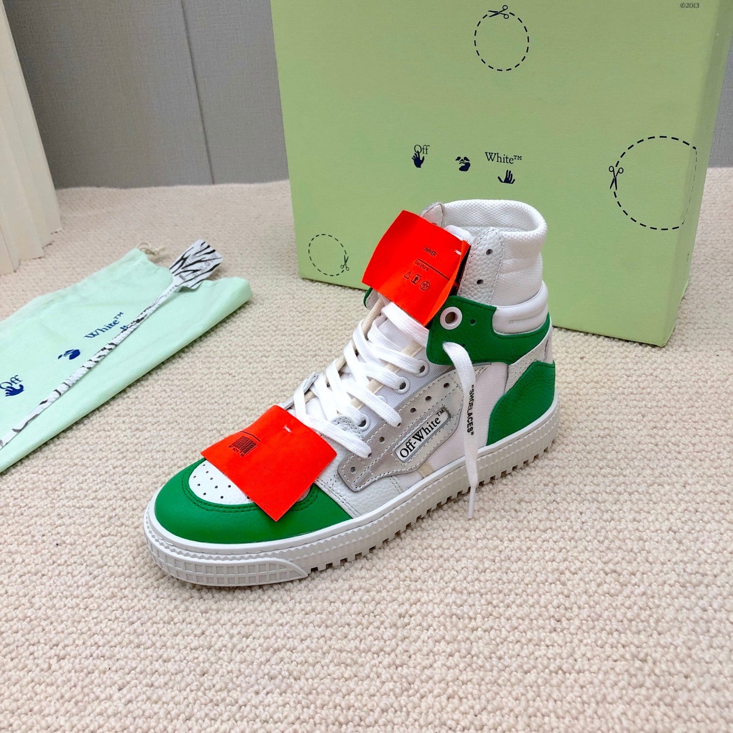 OFF-WHITE Court