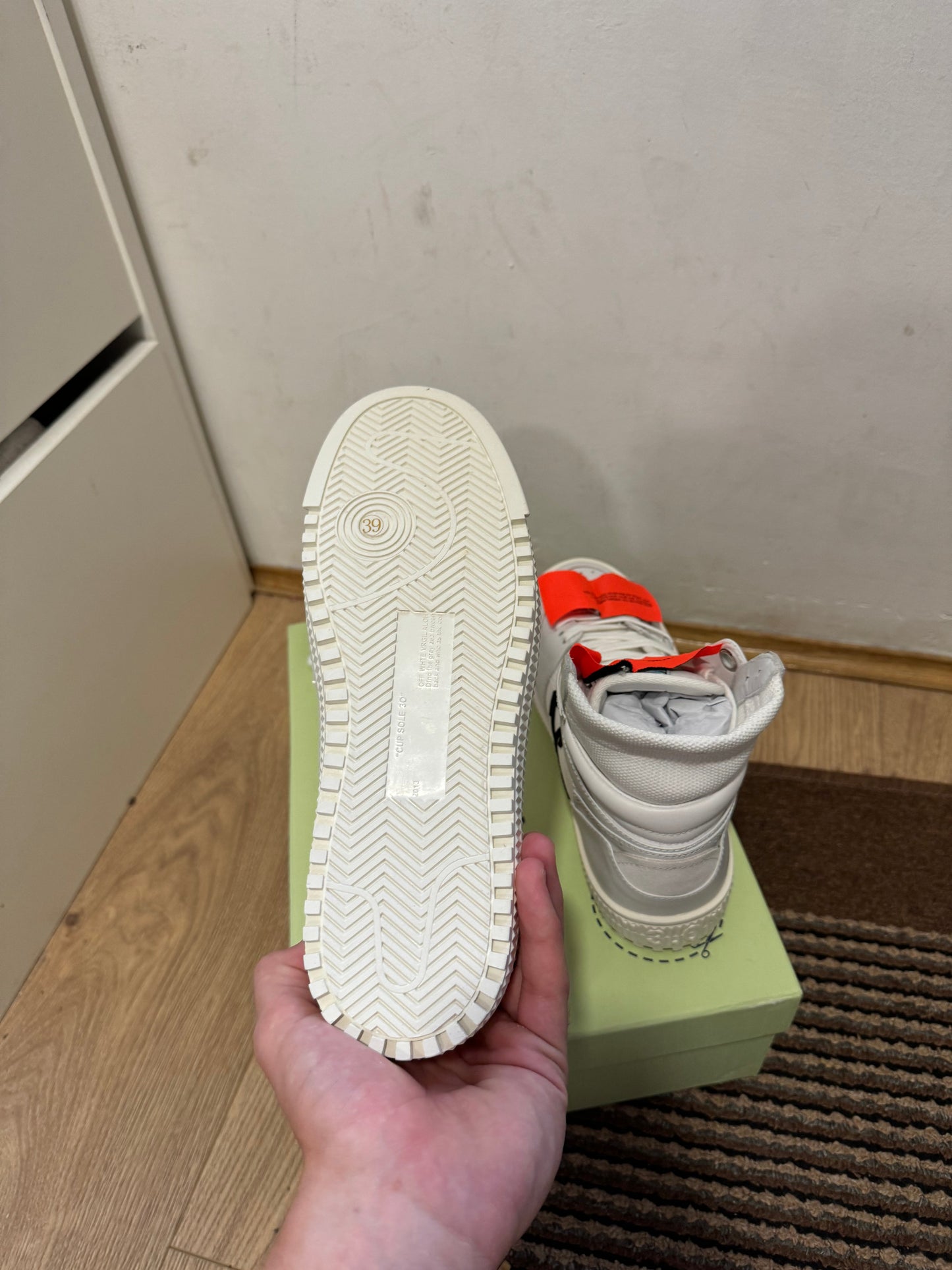 Off White Court Broj 39, 40 (Odmah dostupno)