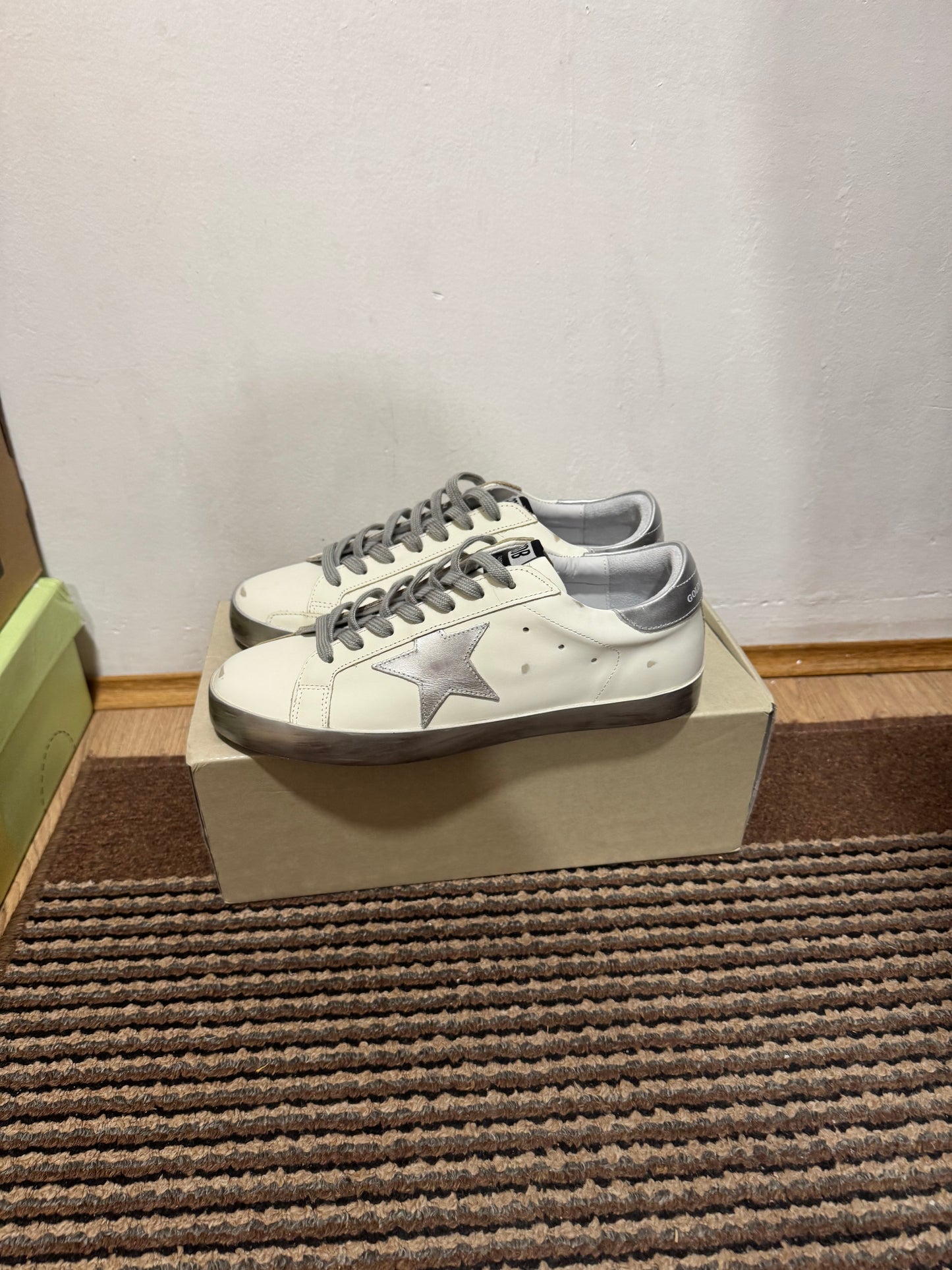 Golden Goose Broj 42(Odmah dostupno)
