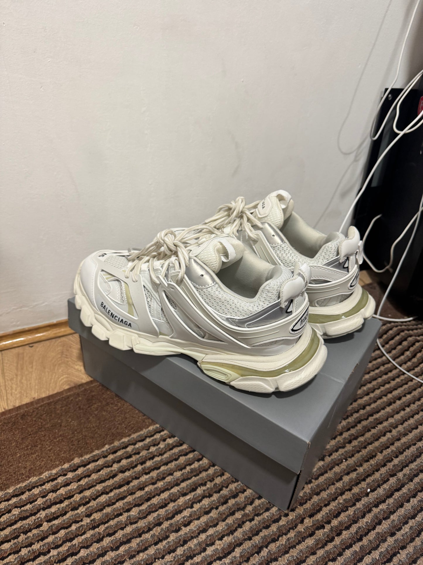 Balenciaga Tracks Broj 45(Odmah dostupno)