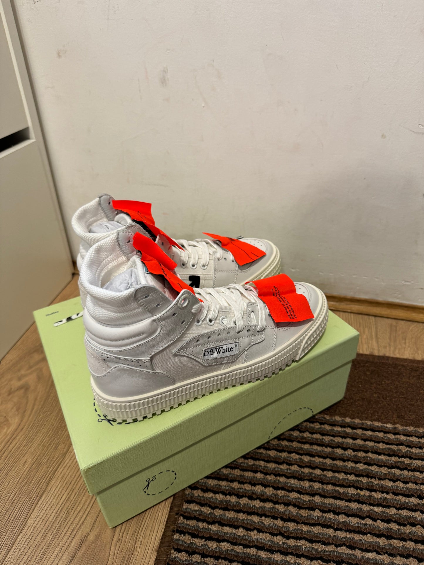 Off White Court Broj 39, 40 (Odmah dostupno)