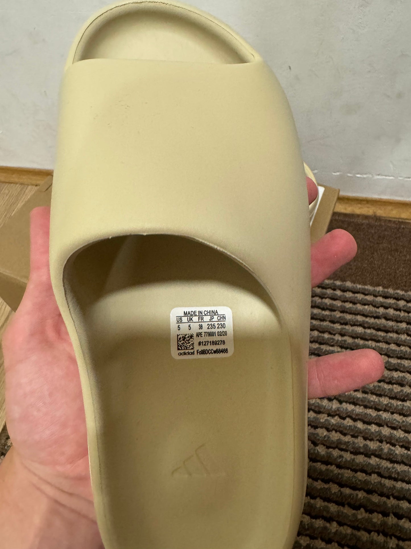 Yeezy Slide Bone Broj 38(Odmah dostupno)