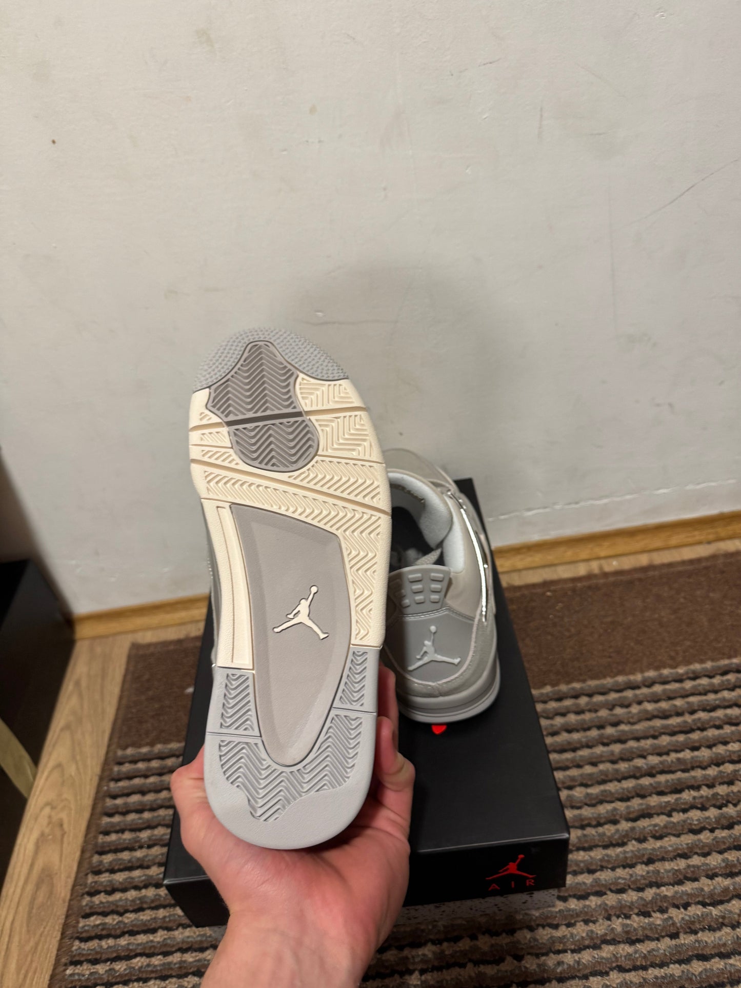 Jordan 4 Frozen Moment Broj 37.5,39(Odmah dostupno)