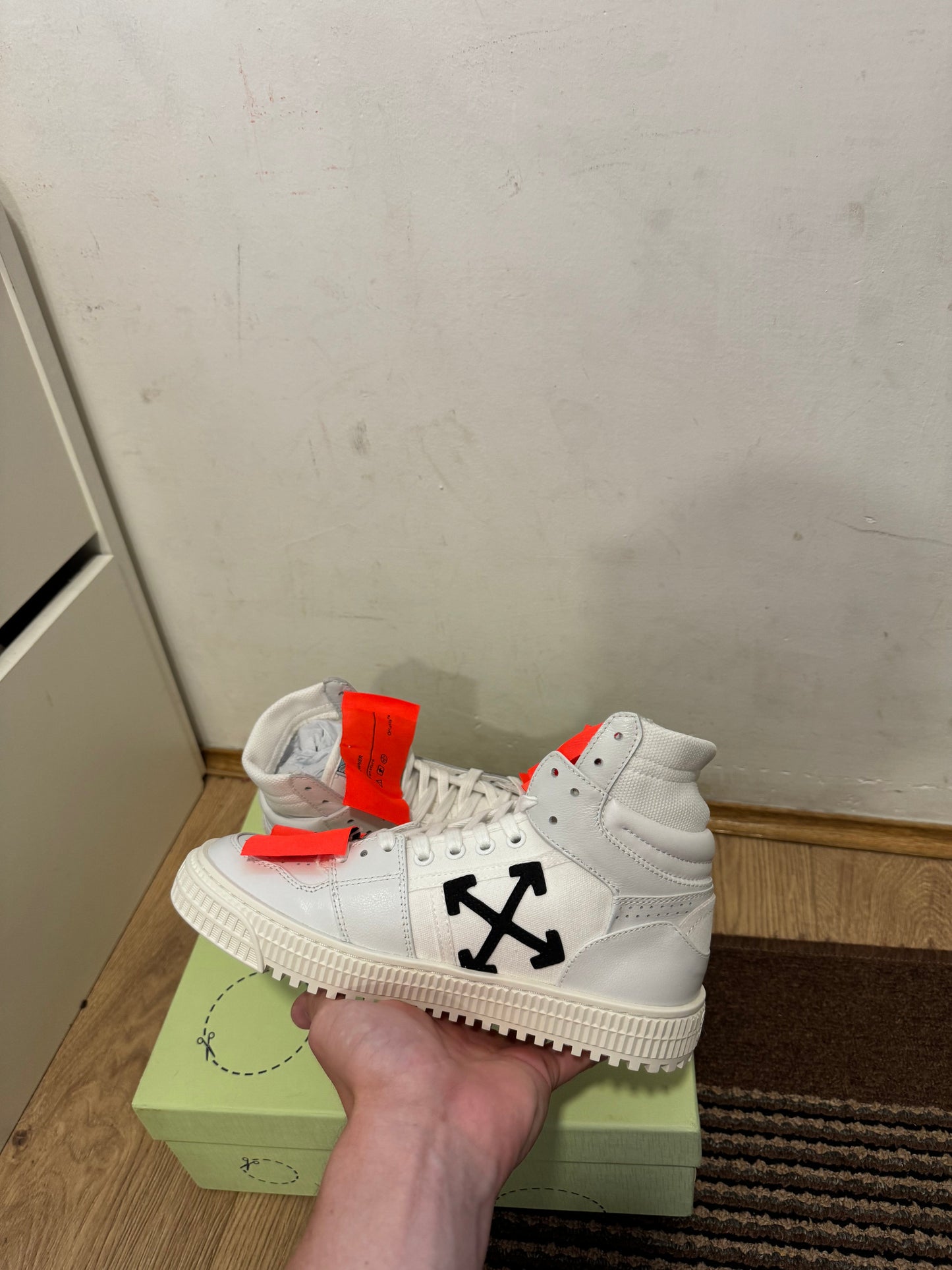 Off White Court Broj 39, 40 (Odmah dostupno)