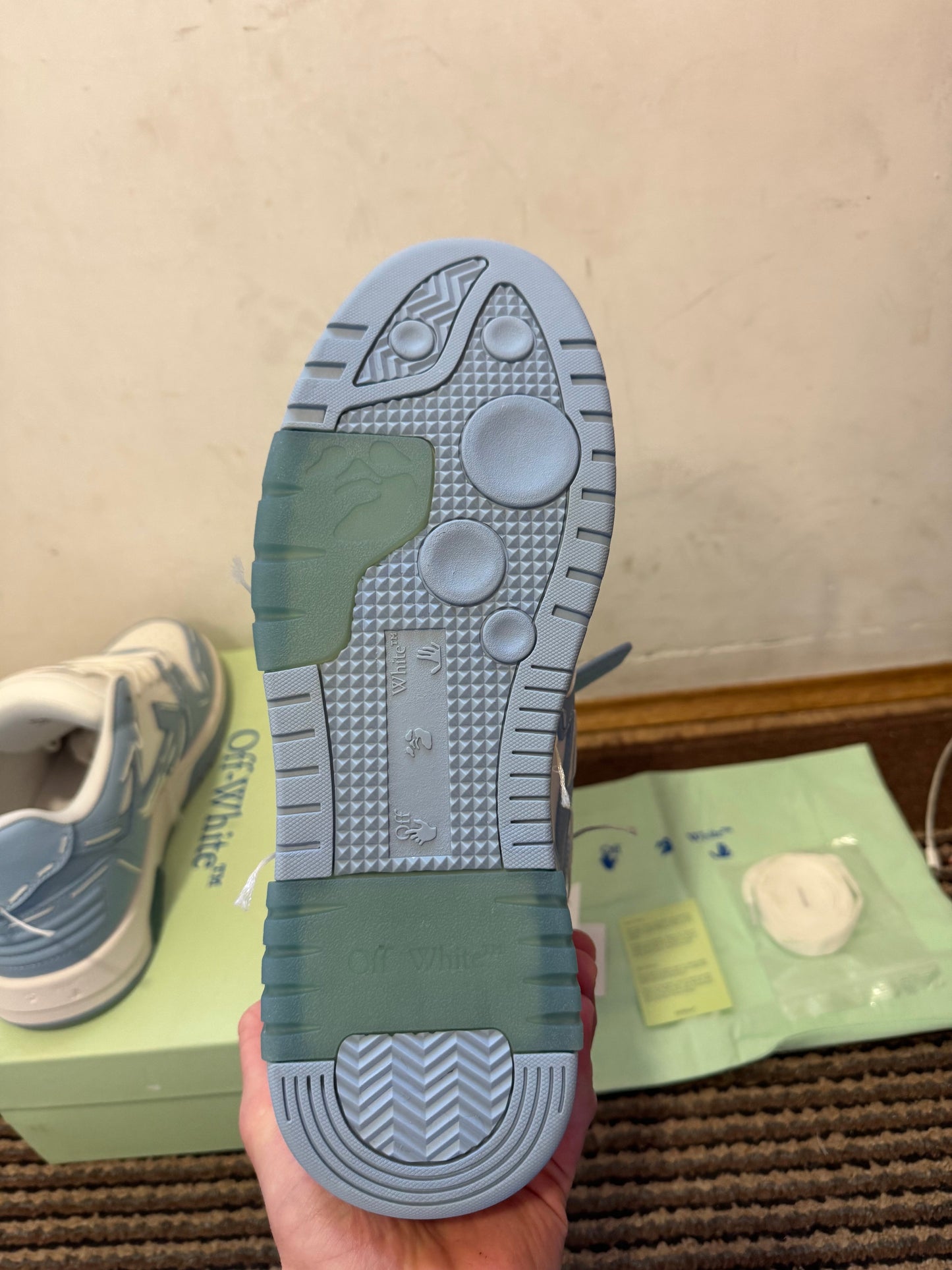 Off White Out of Office Broj 43,45(Odmah dostupno)