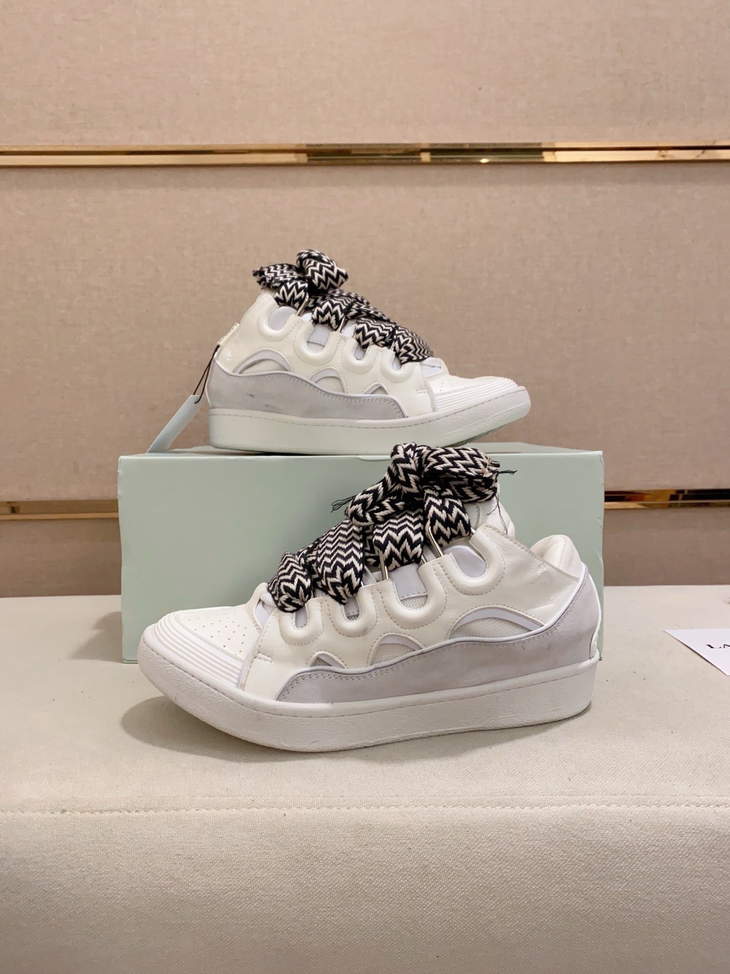 Lanvin Curb