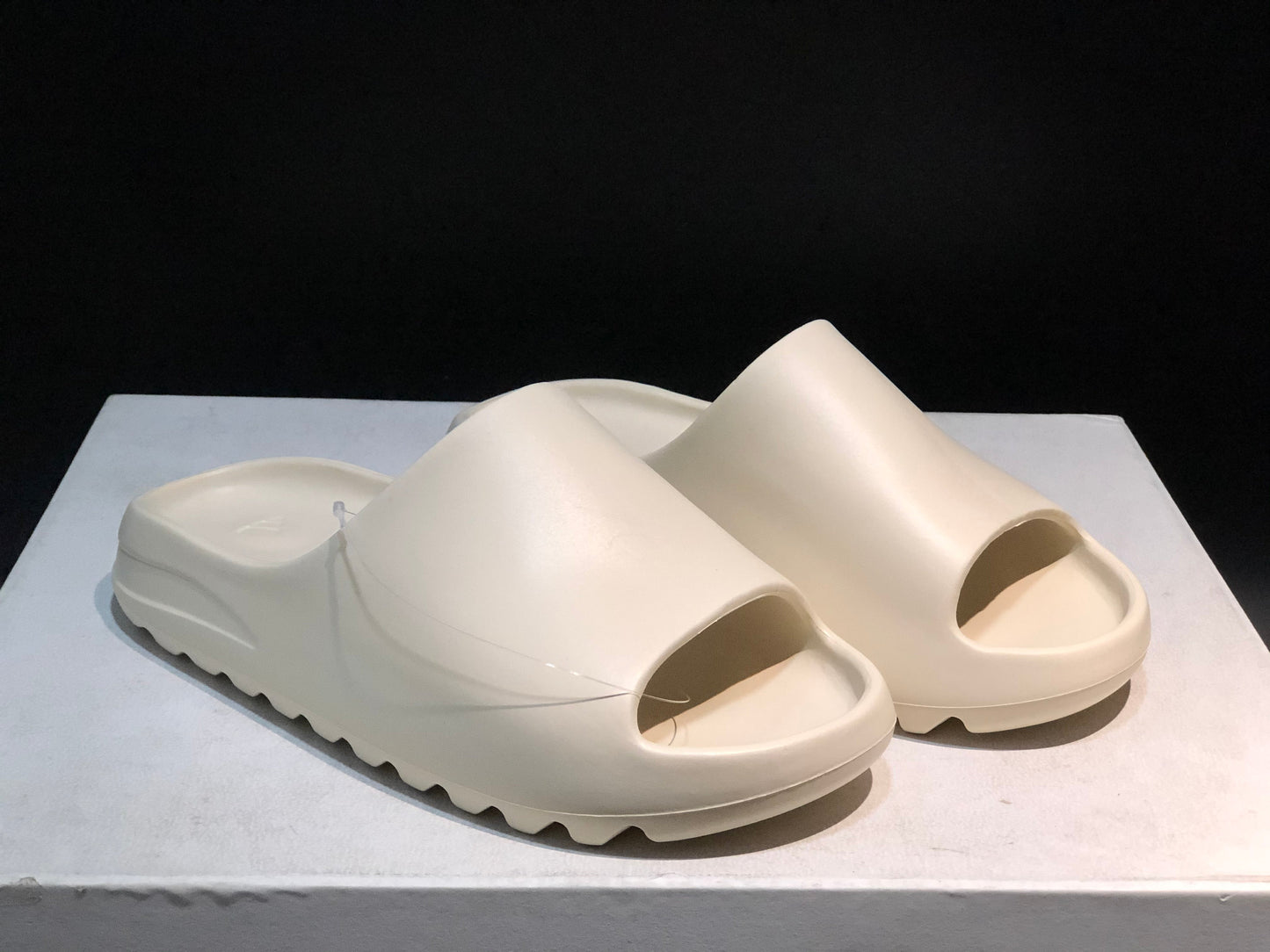 Yeezy Slide Bone