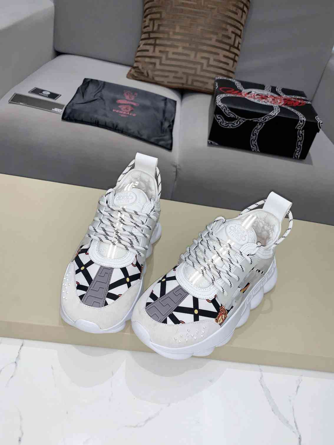 Versace Chain Reaction