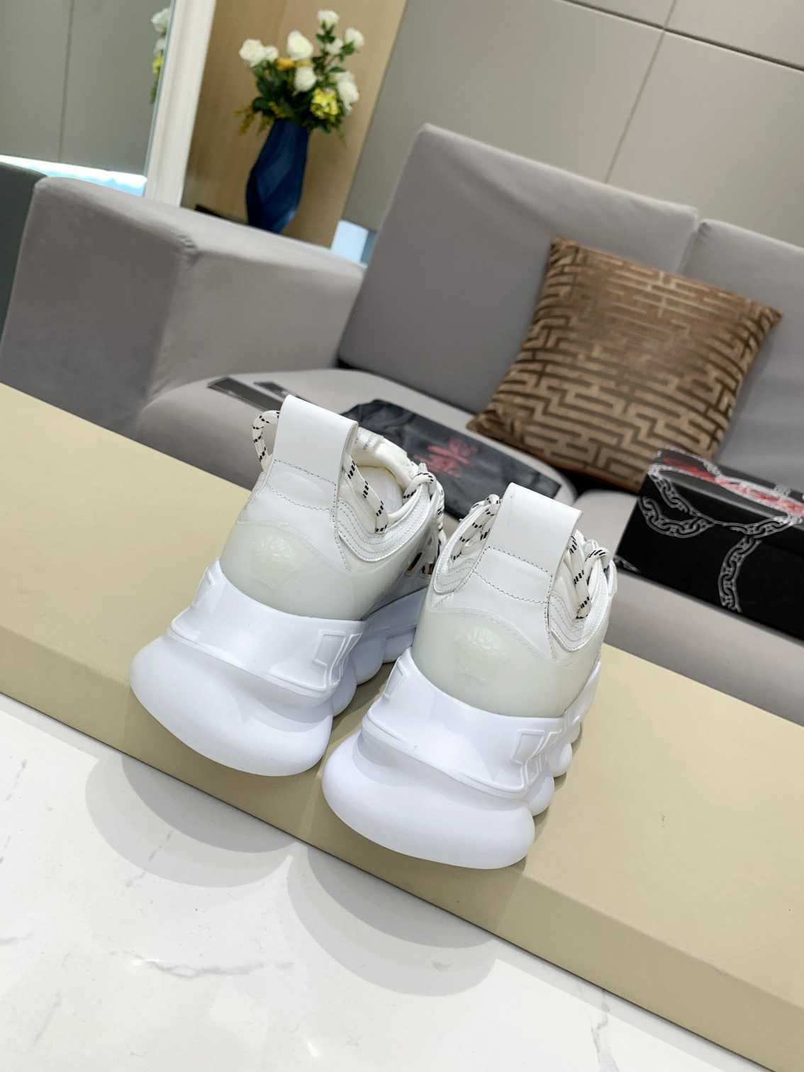 Versace Chain Reaction