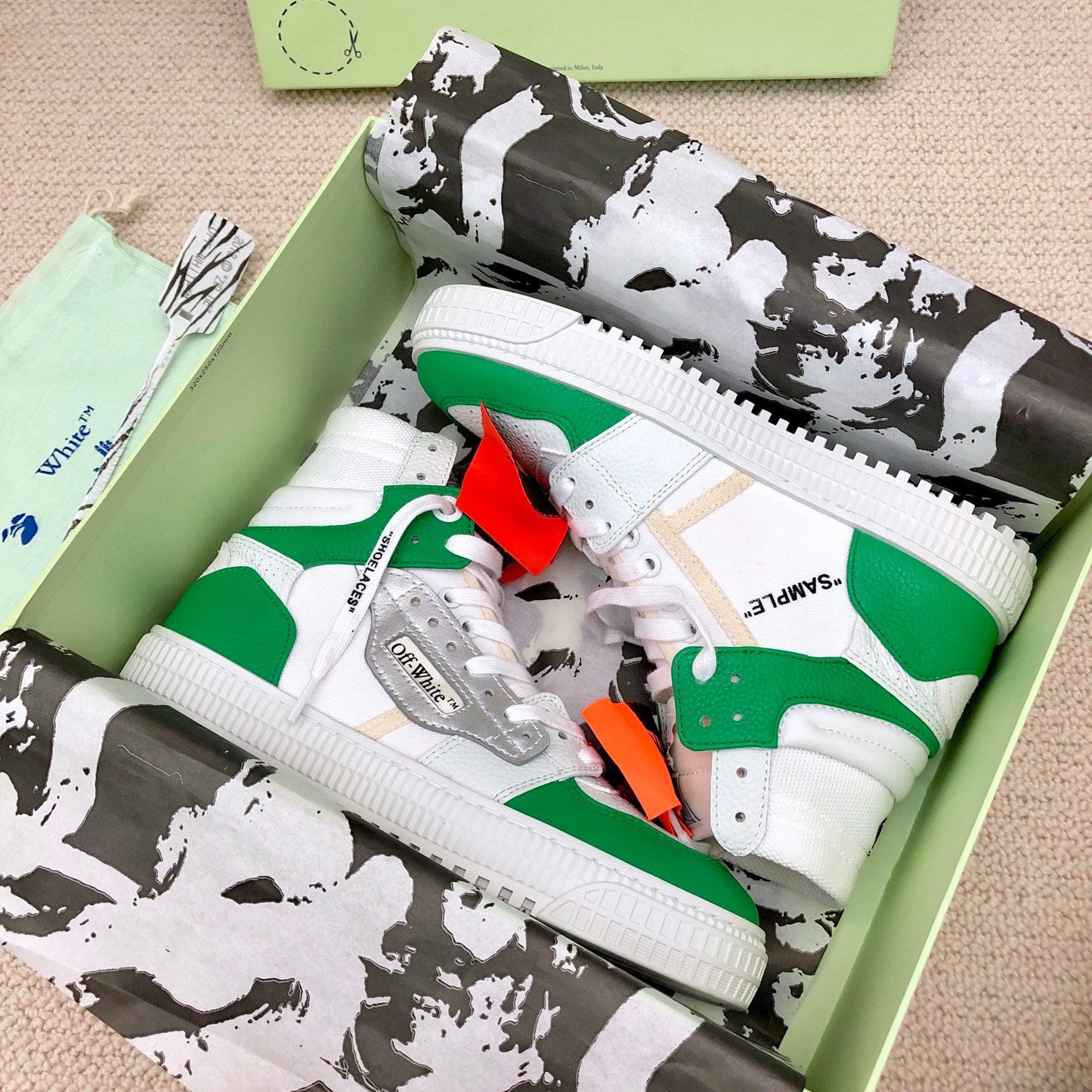 OFF-WHITE Court