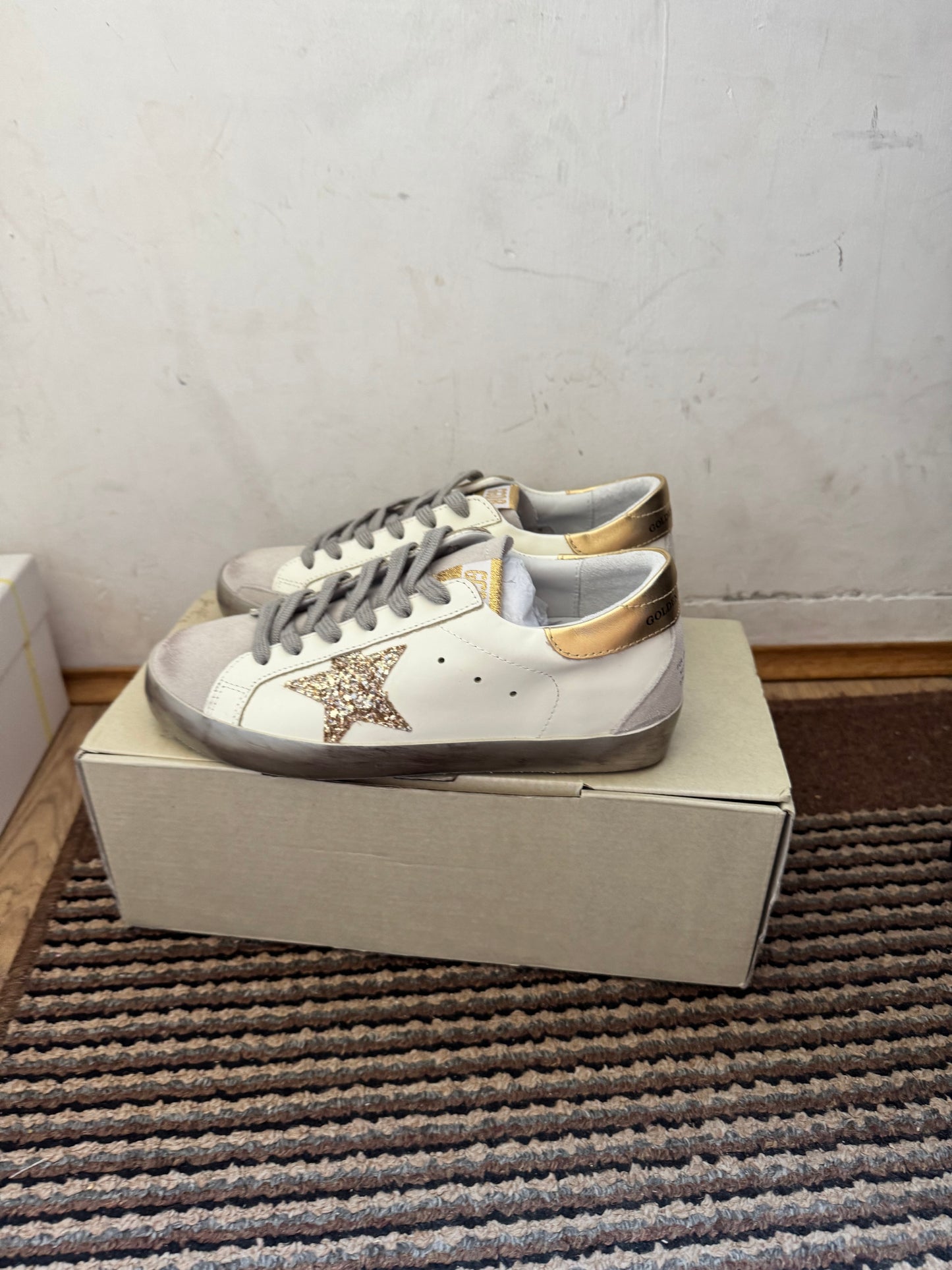 Golden Goose Broj 41(Odmah dostupno)