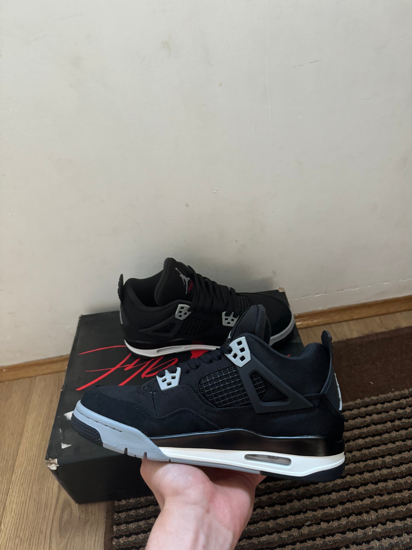 Jordan 4 Black Canvas Broj 37.5 (Odmah dostupno)