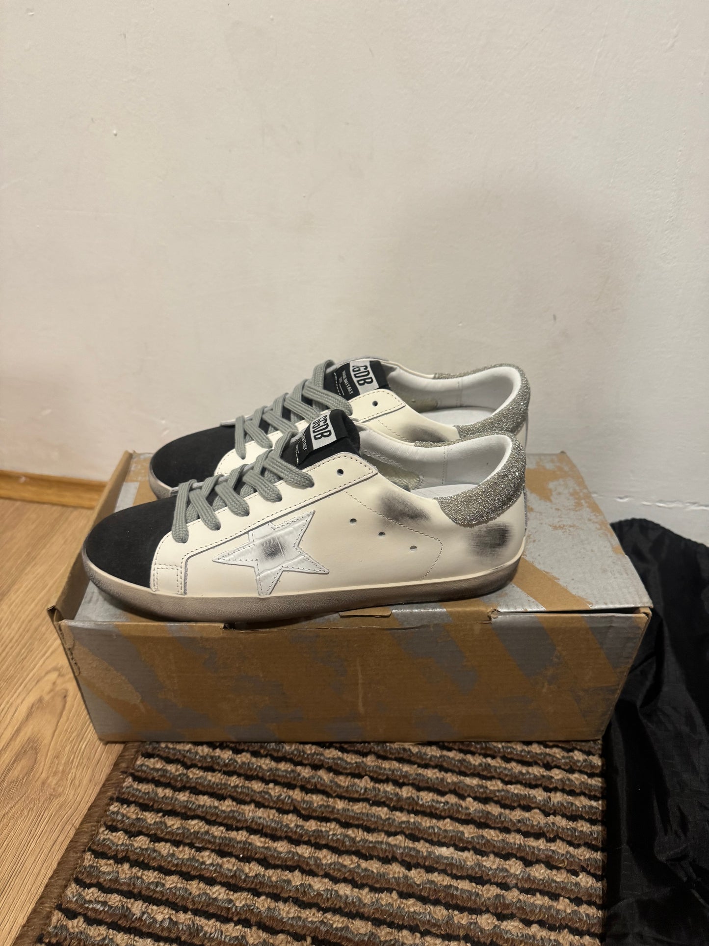 Golden Goose Broj 38(Odmah dostupno)