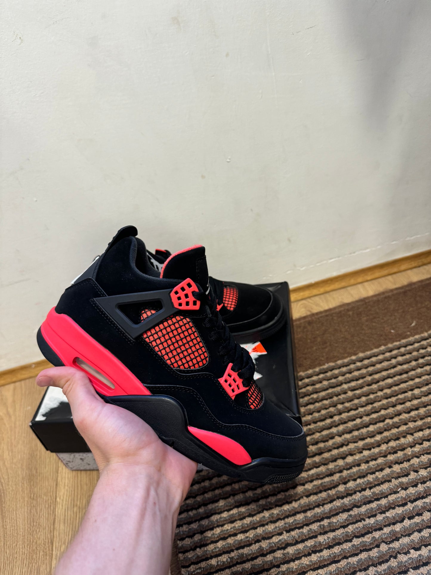 Jordan 4 Red Thubder Broj 41 (Odmah dostupno)