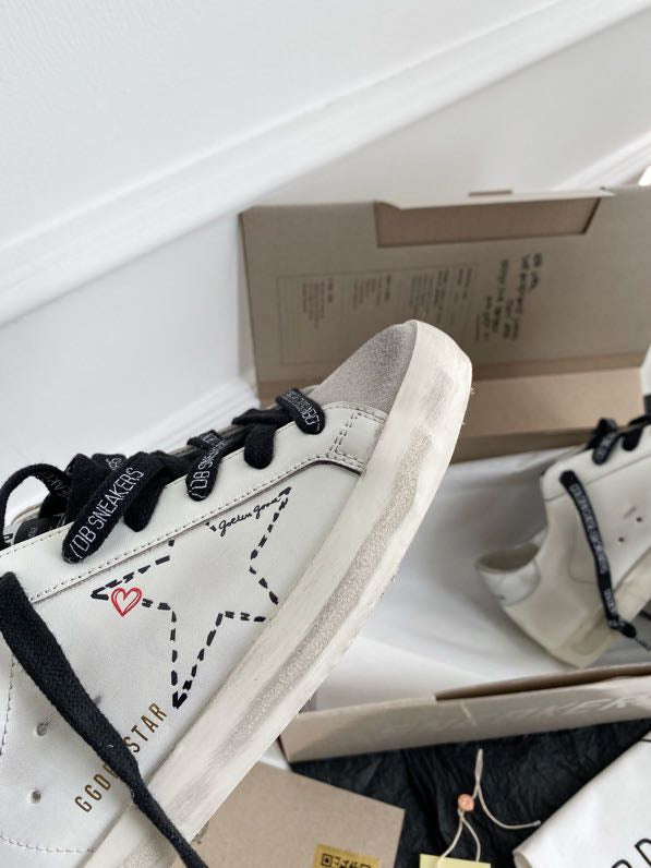 Golden Goose Art White