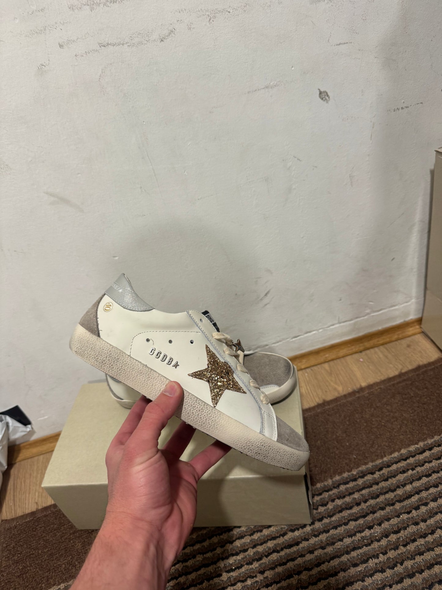Golden Goose Broj 40(Odmah dostupno)