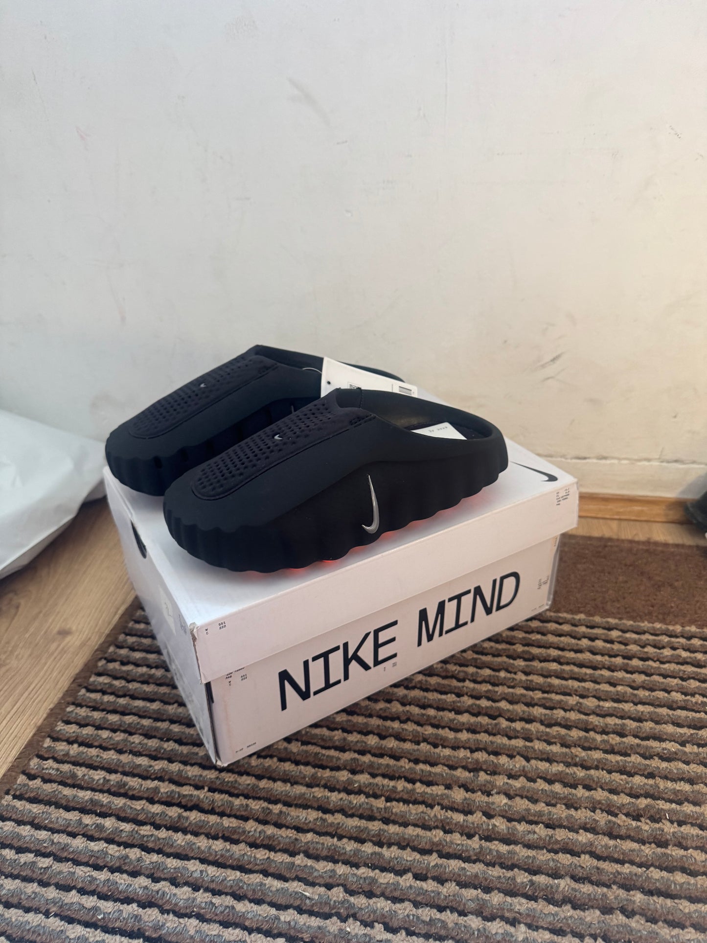 Nike Mind Broj 39(Odmah dostupno)