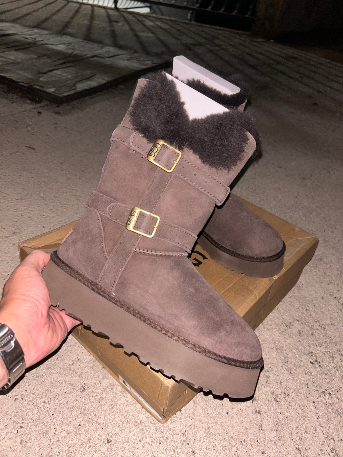 UGG 41 (odmah dostupno)