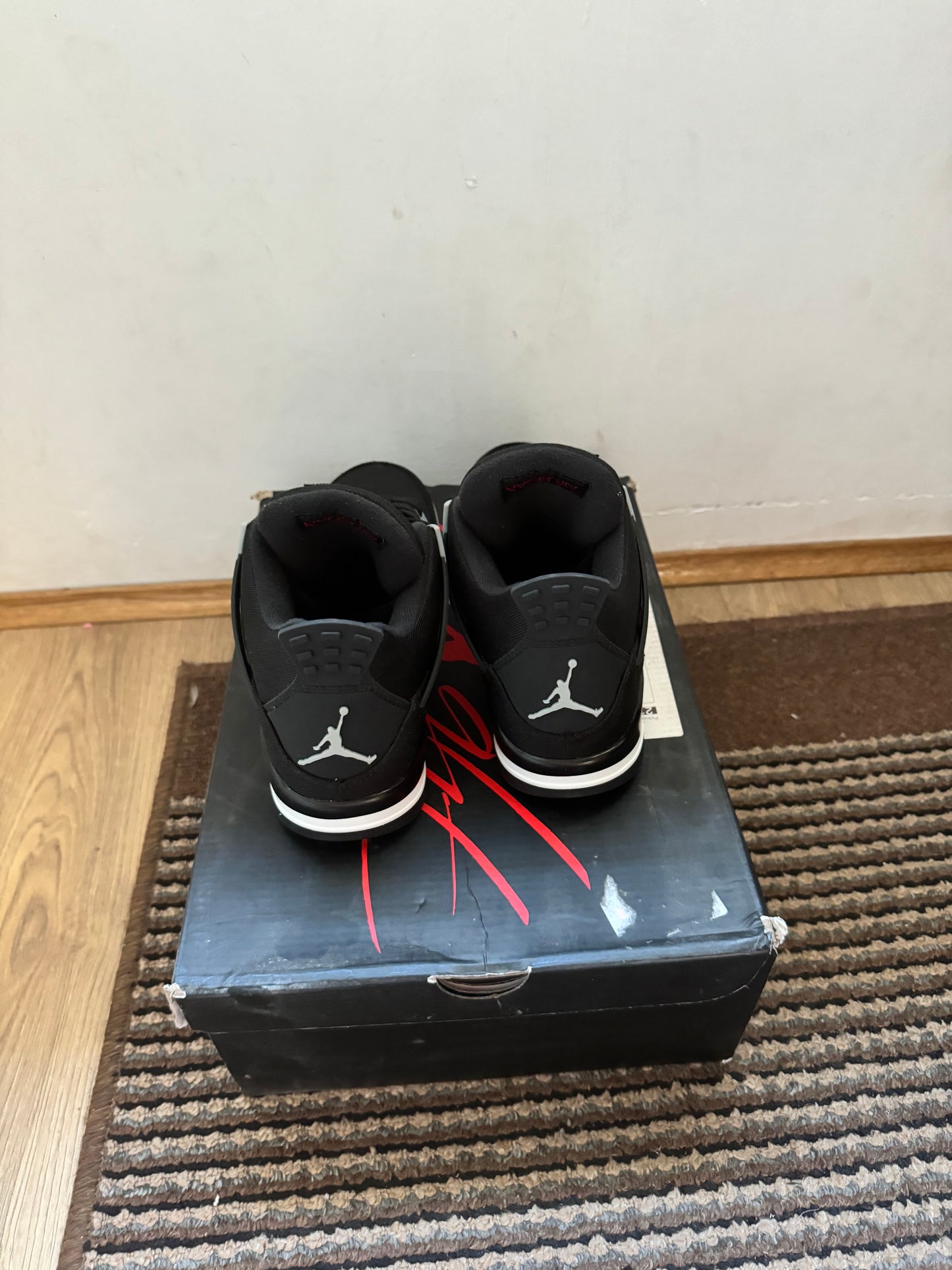 Jordan 4 Black Canvas Broj 37.5 (Odmah dostupno)