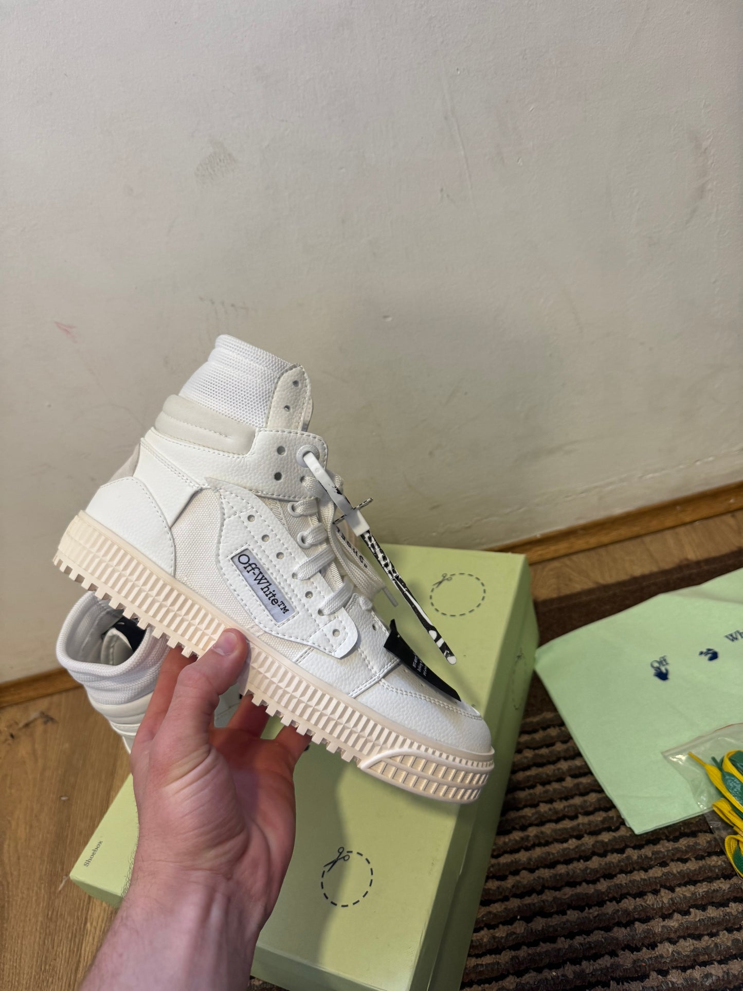 Off White Court Broj 39,46(Odmah dostupno)