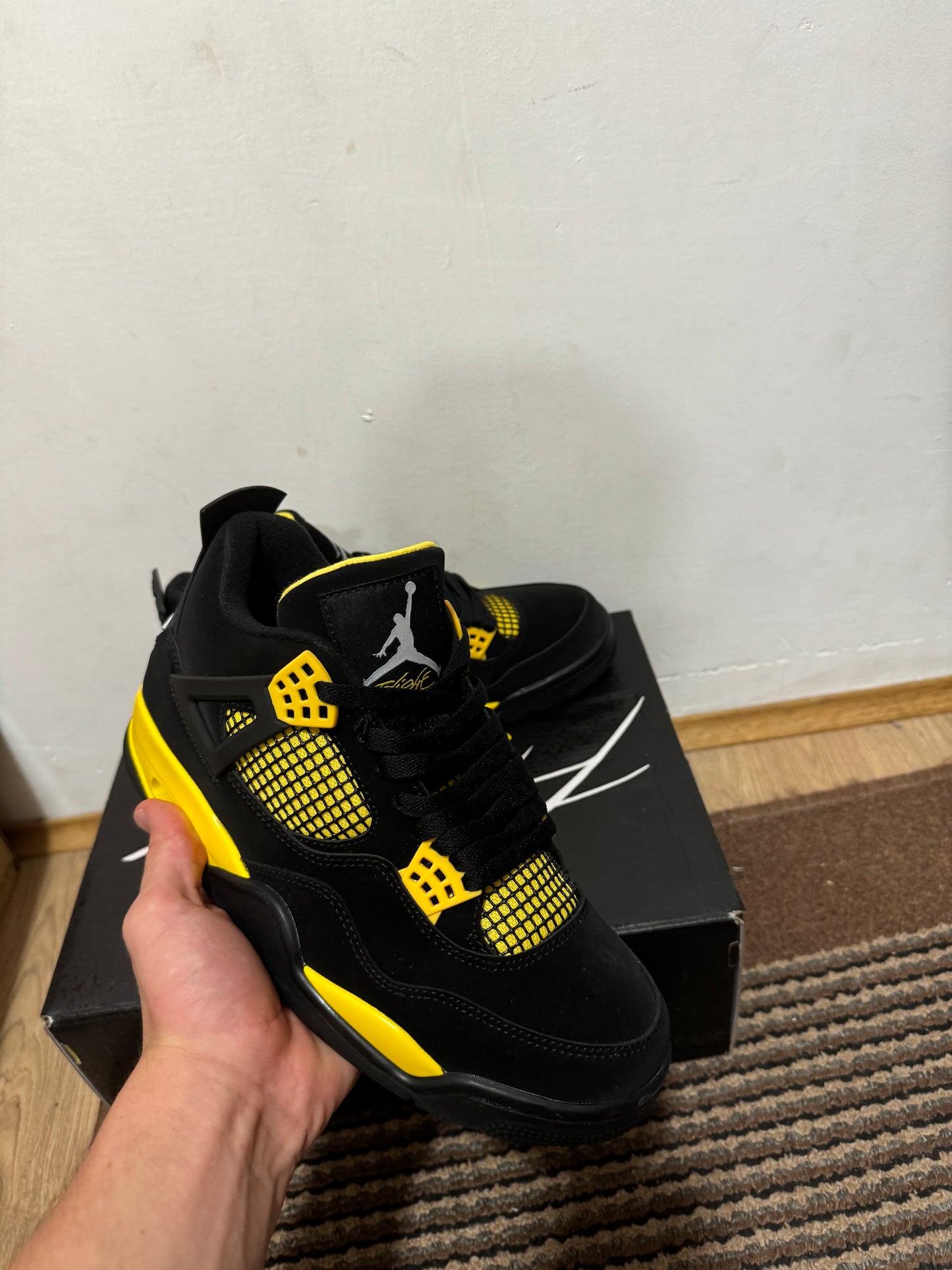 Jordan 4 Yellow Thunder Broj 41 (Odmah dostupno)