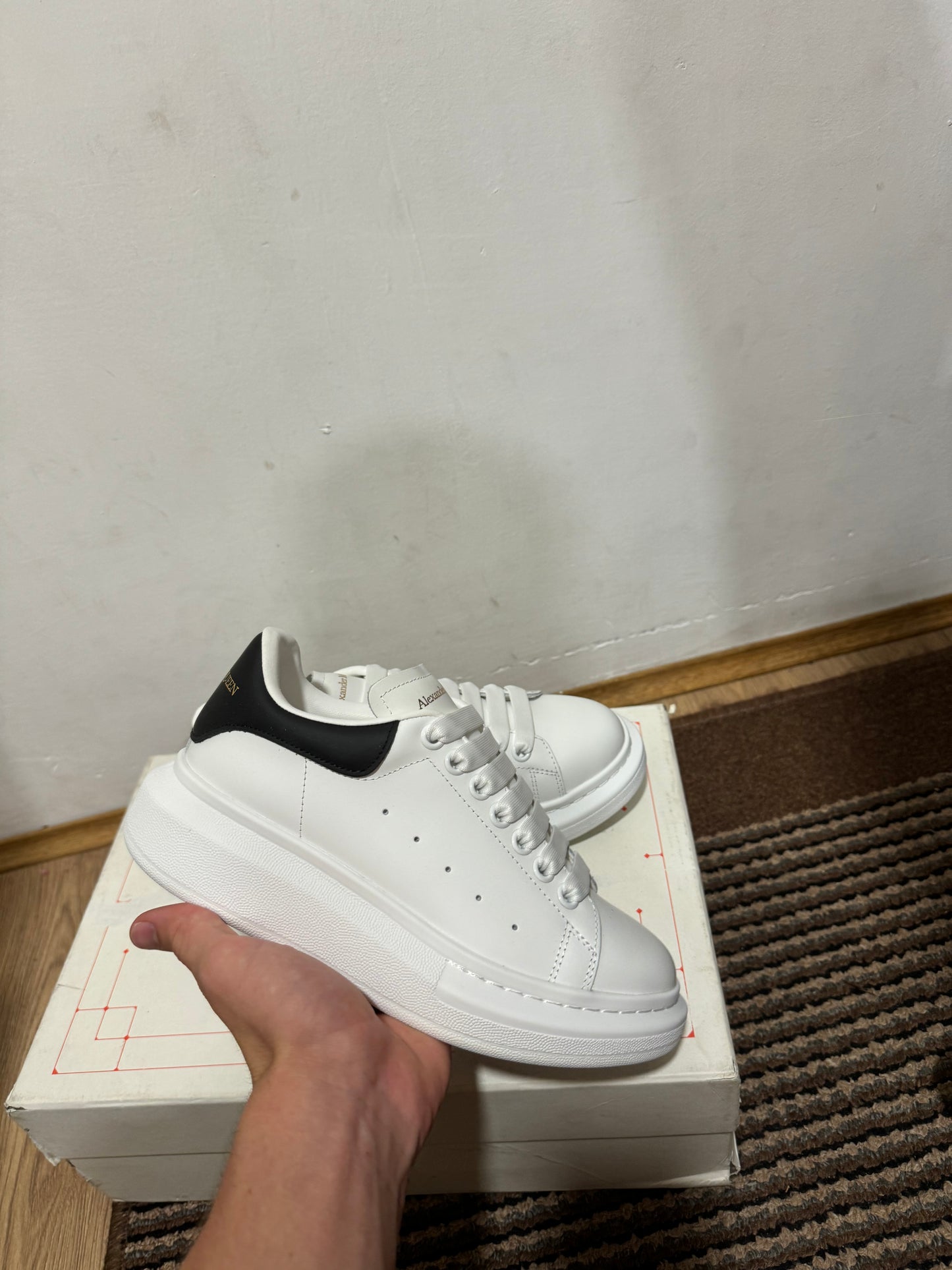 Alexander McQueen Broj 39(Odmah Dostupno)