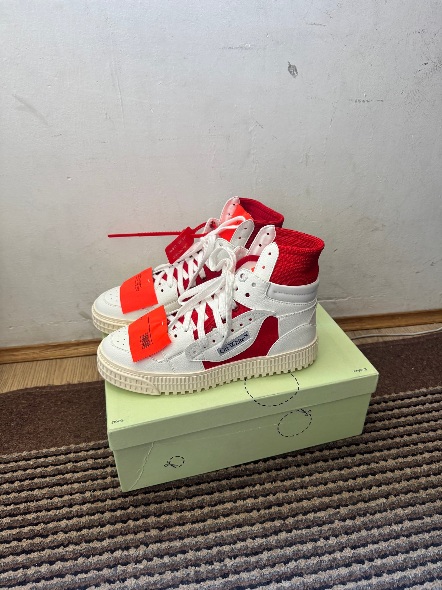 Off White Court Broj 40(Odmah dostupno)