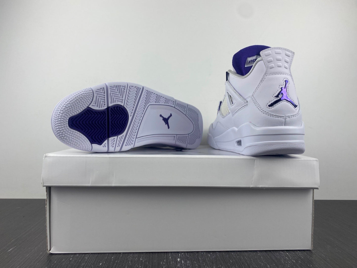 Jordan 4 Metalic Purple