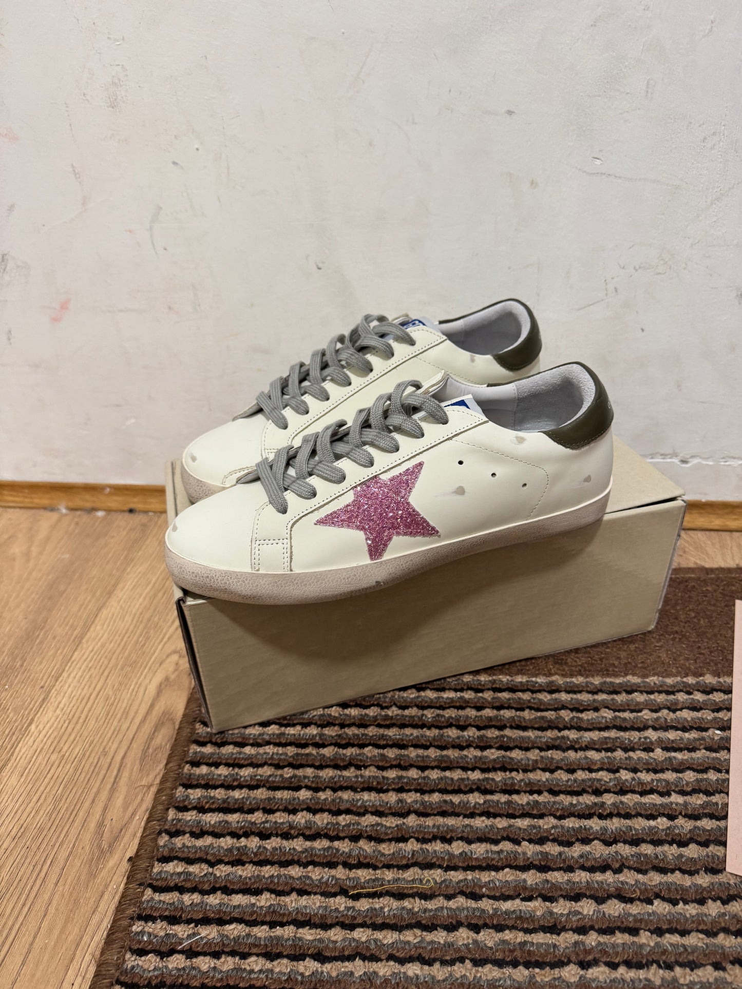 Golden Goose Broj 42(Odmah dostupno)
