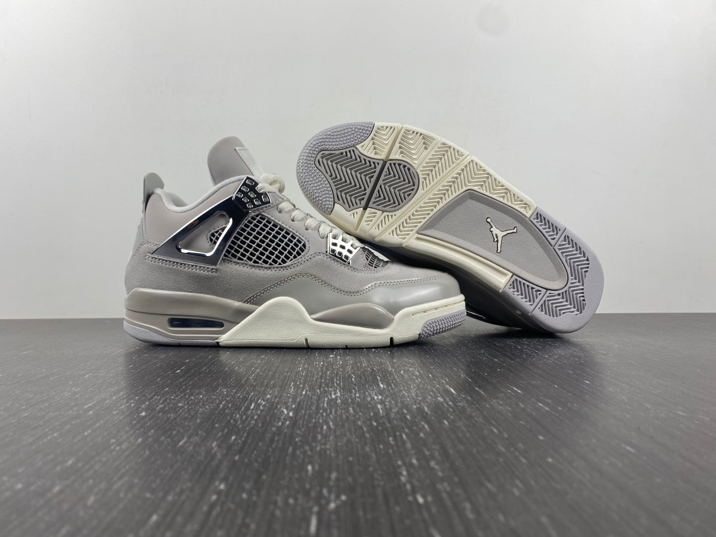 Jordan 4 Frozen Moment