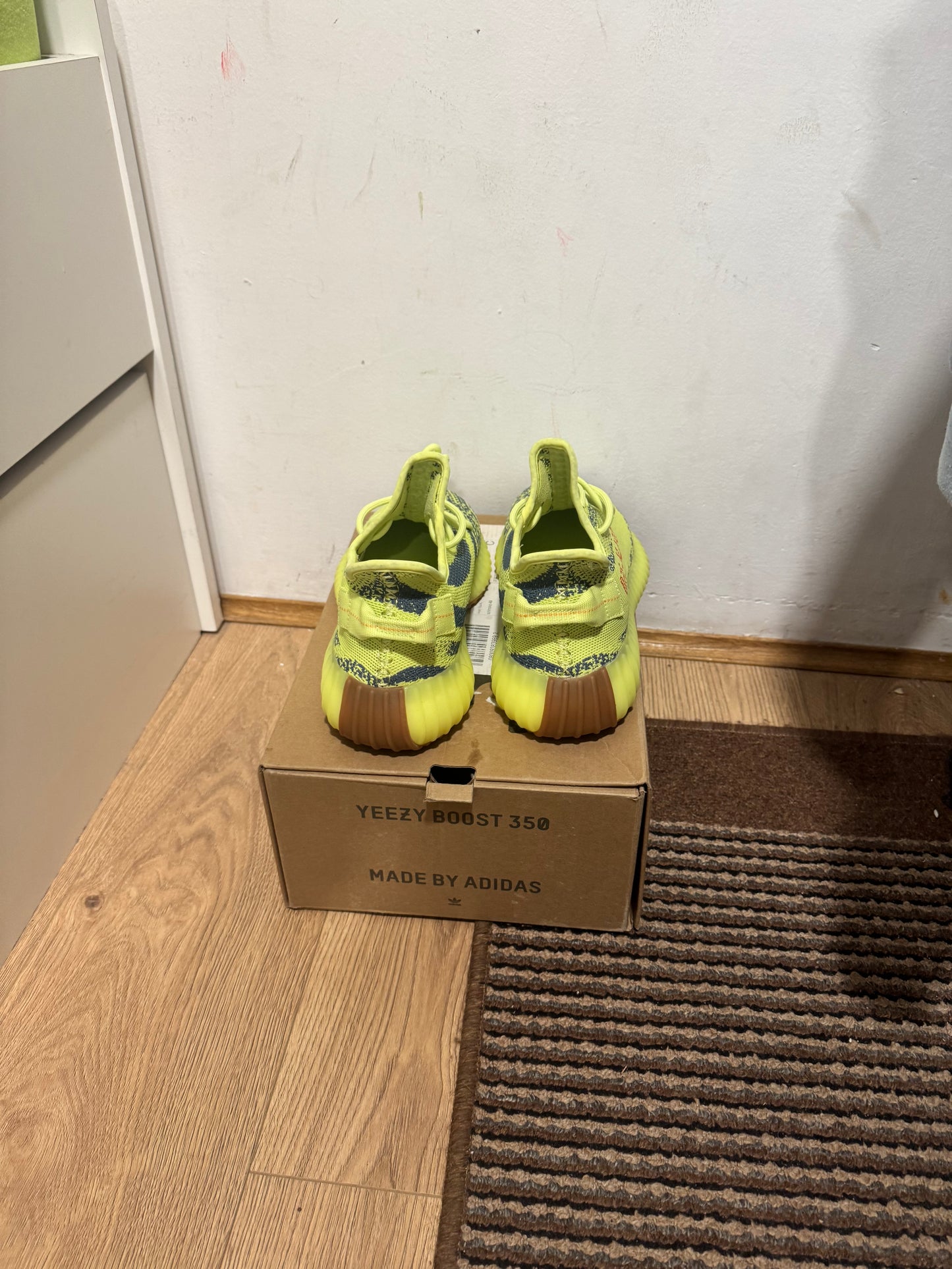 Yeezy 350 Semi Frozen Yellow Broj 45(Odmah dostupno)