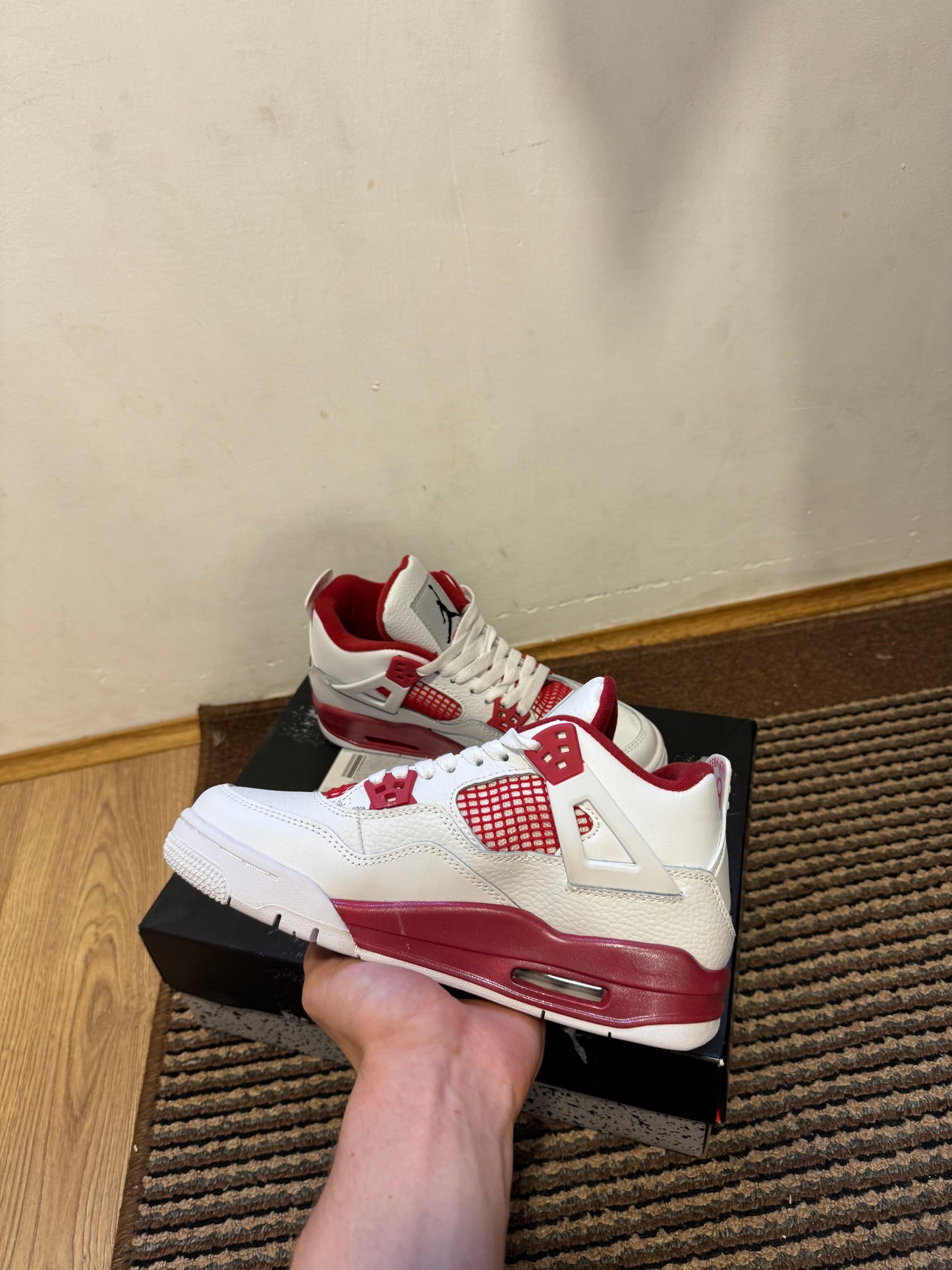 Jordan 4 Alternate Broj 39 (Odmah dostupne)