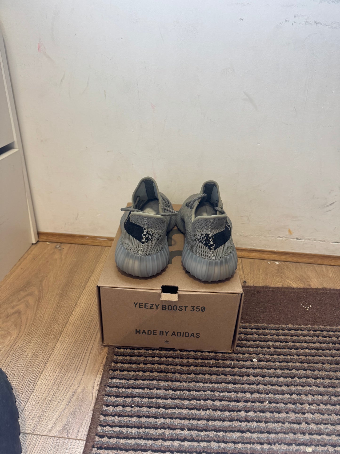 Yeezy Granit Broj 43(Odmah dostupno)