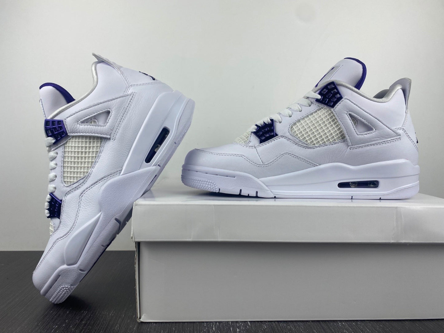 Jordan 4 Metalic Purple