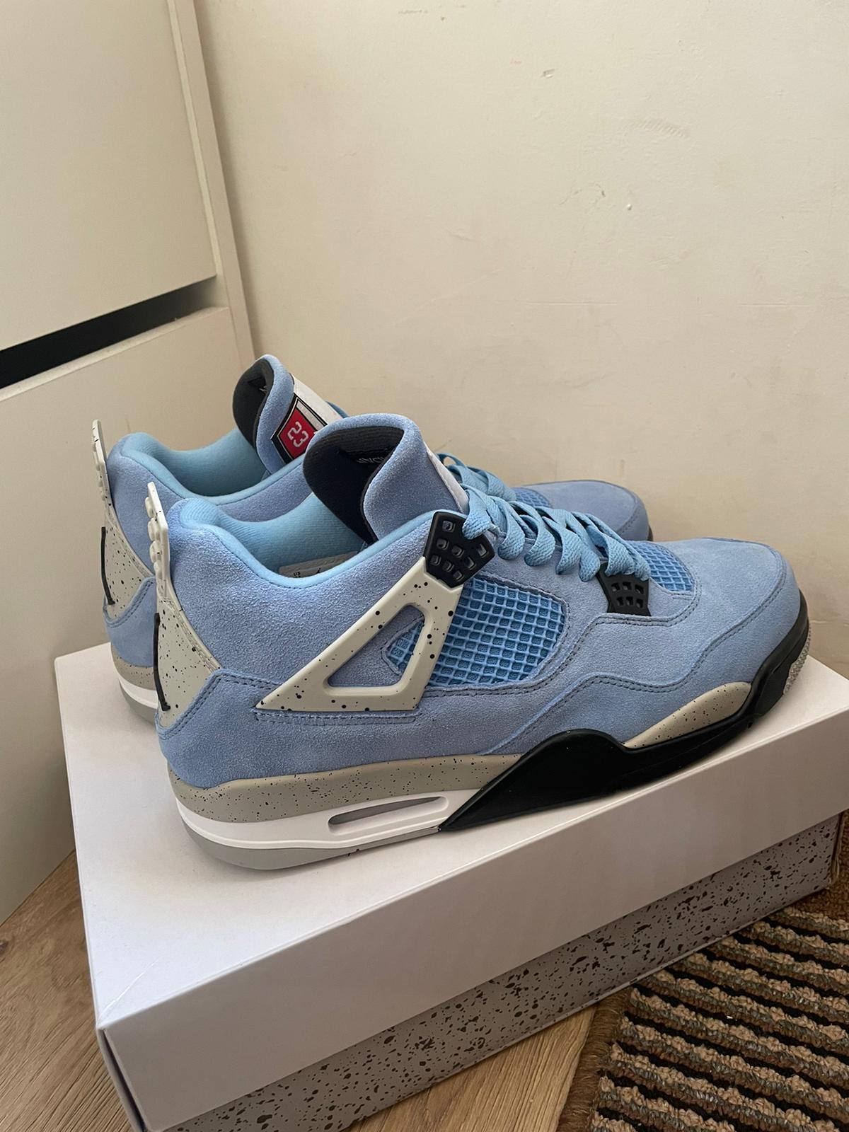 Jordan 4 Universtiy Blue Broj 45 (Odmah dostupno)