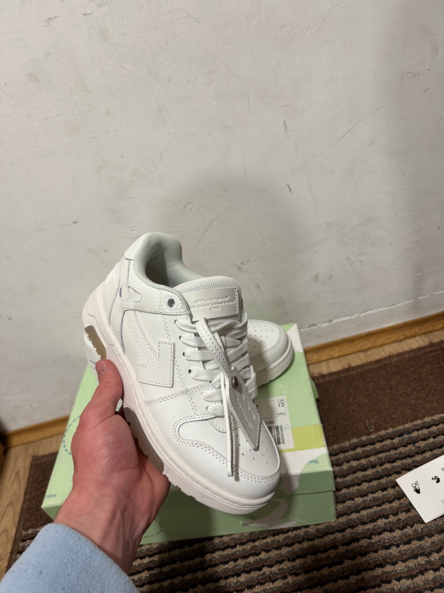 Off White Out of Office Broj 47(Odmah dostupno)