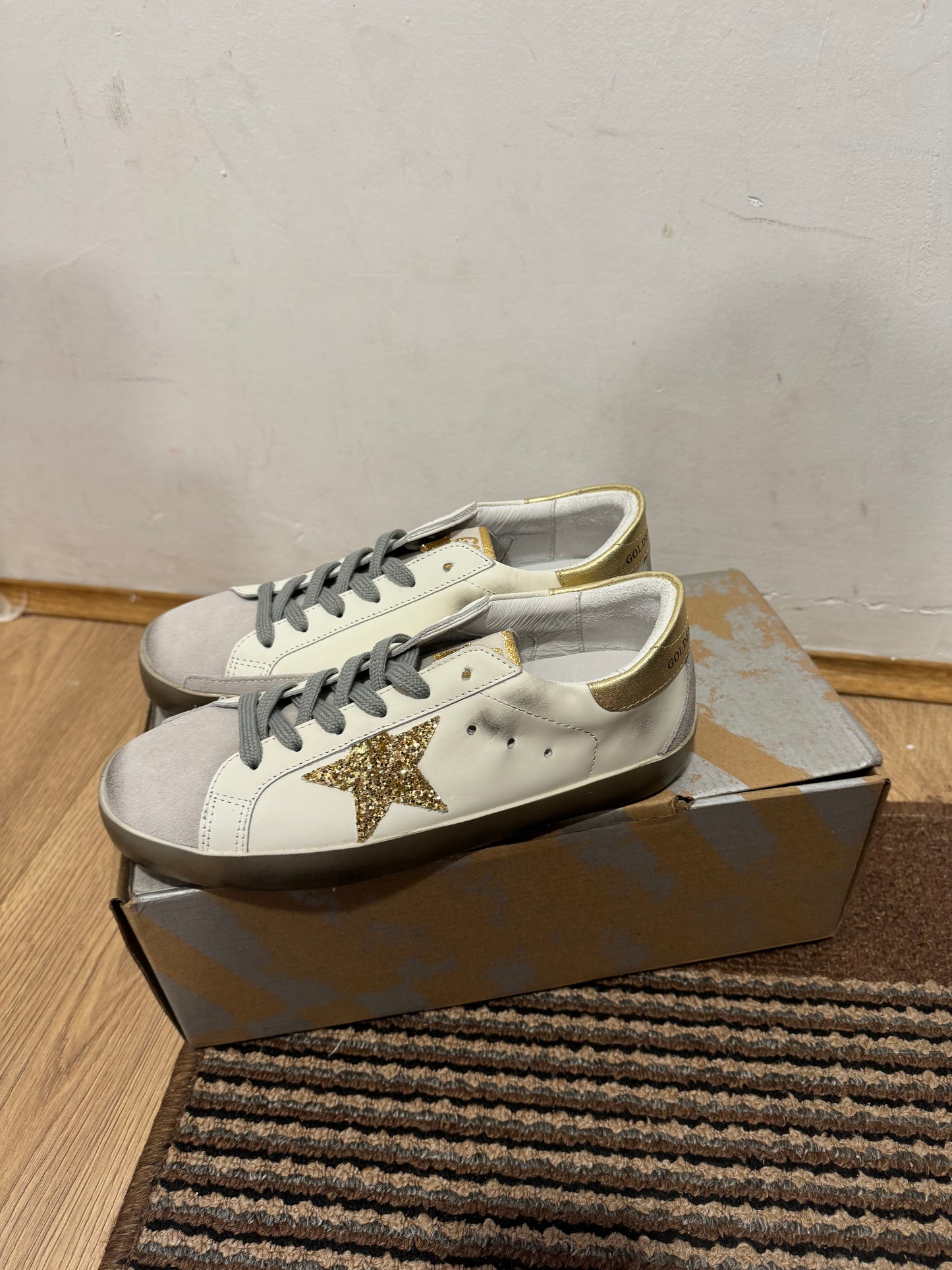 Golden Goose Broj 38, 41 (Odmah dostupno)