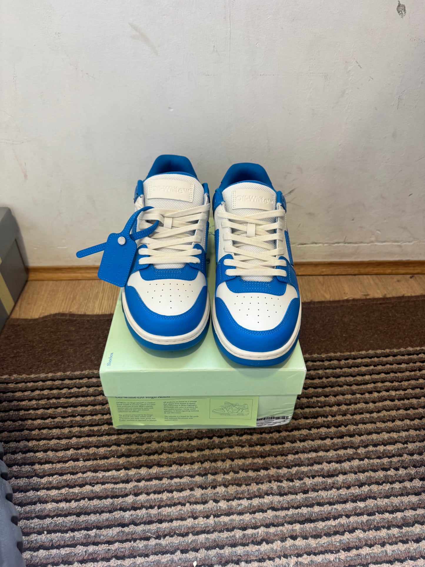 Off White Out of Office Broj 46(Odmah dostupno)