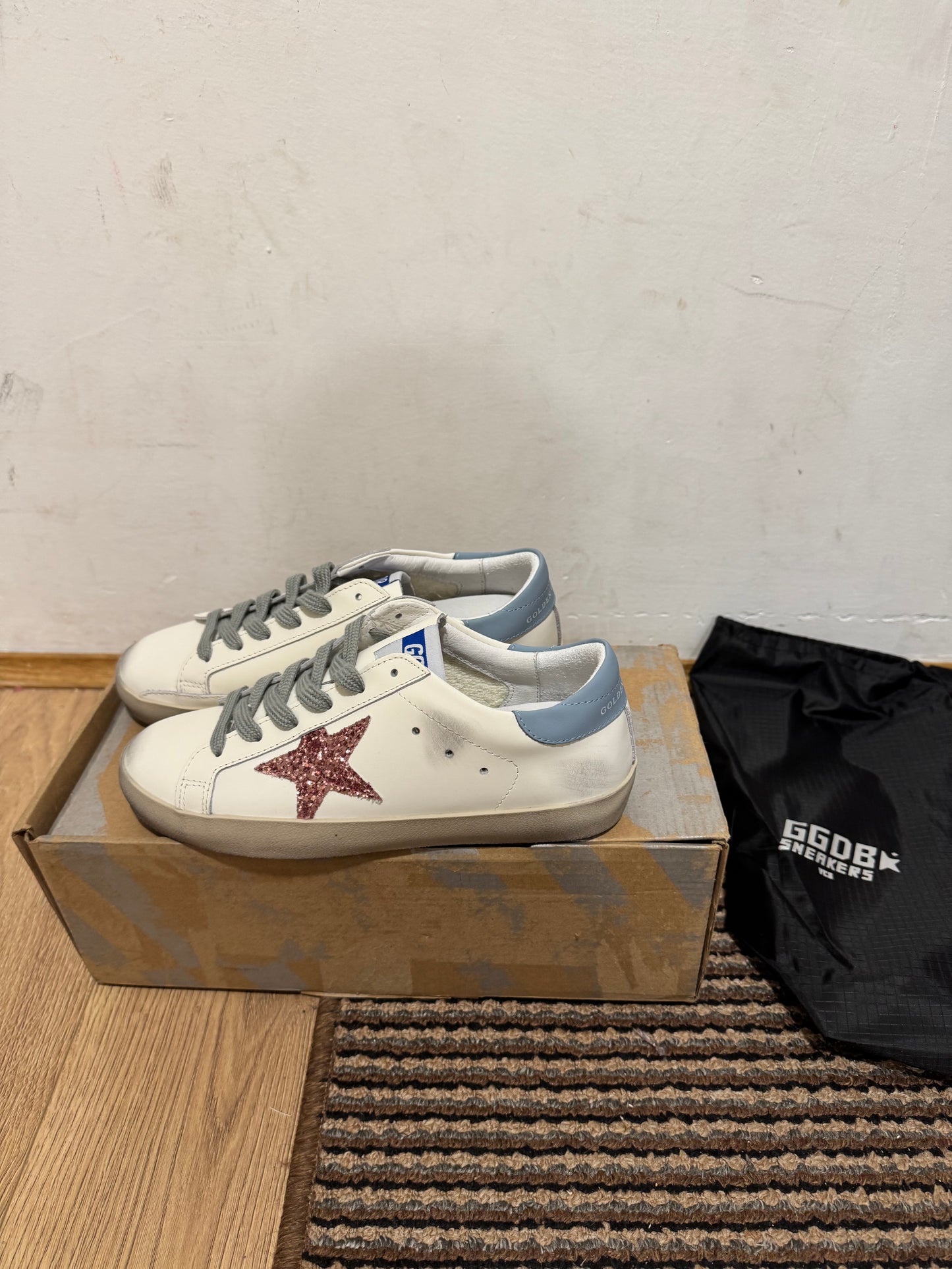 Golden Goose Broj 37 (Odmah dostupno)