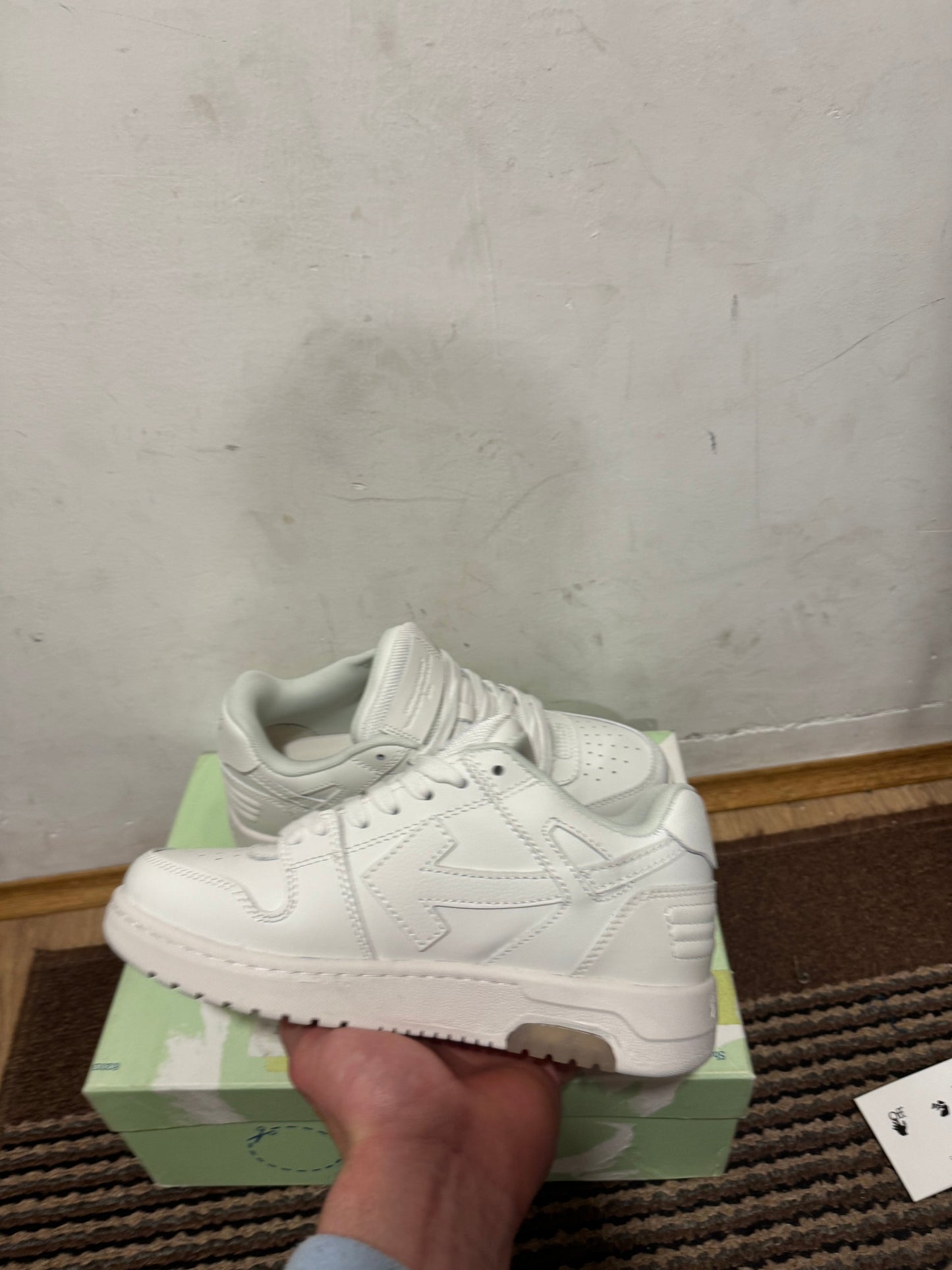 Off White Out of Office Broj 47(Odmah dostupno)