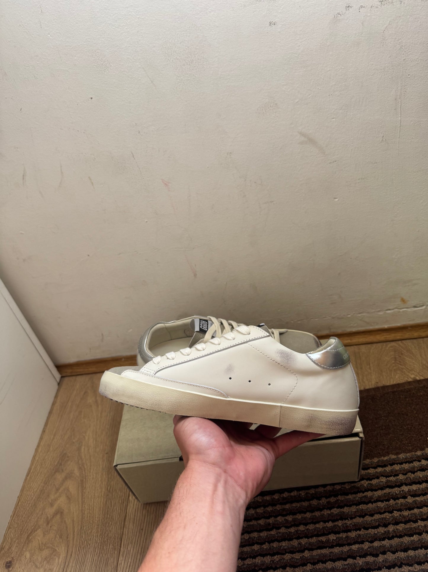 Golden Goose Broj 41(Odmah dostupno)