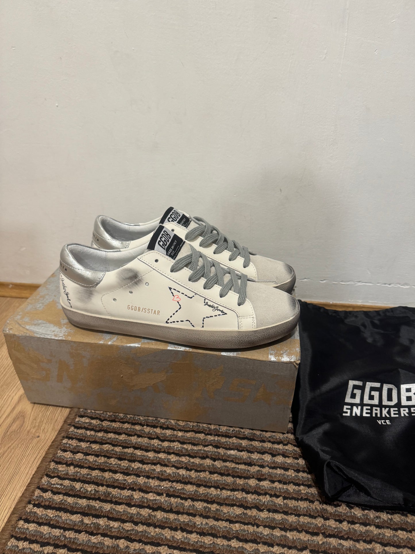 Golden Goose Broj 40 (Odmah dostupno)